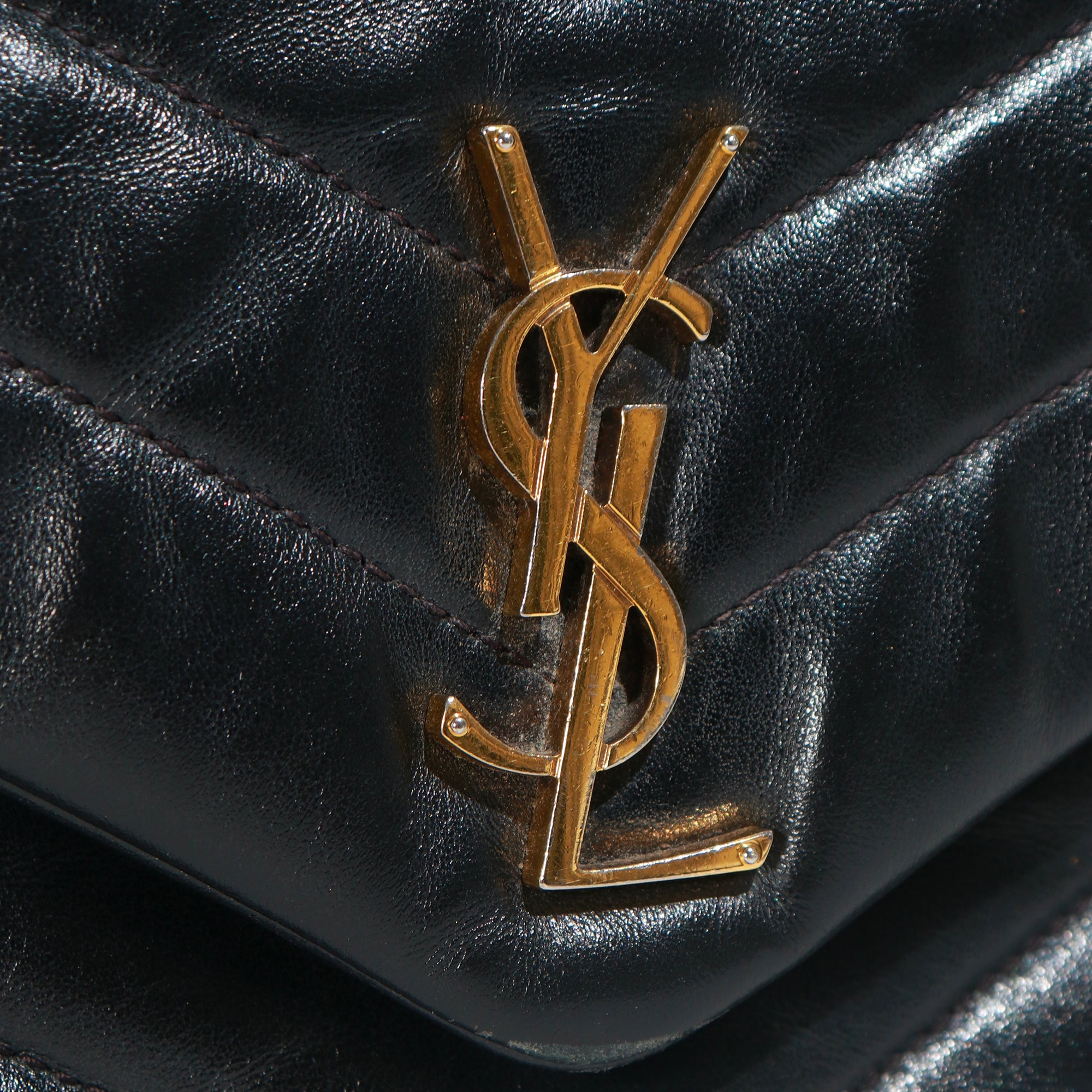 SAINT LAURENT - Sac à bandoulière Loulou small en cuir matelassé noir