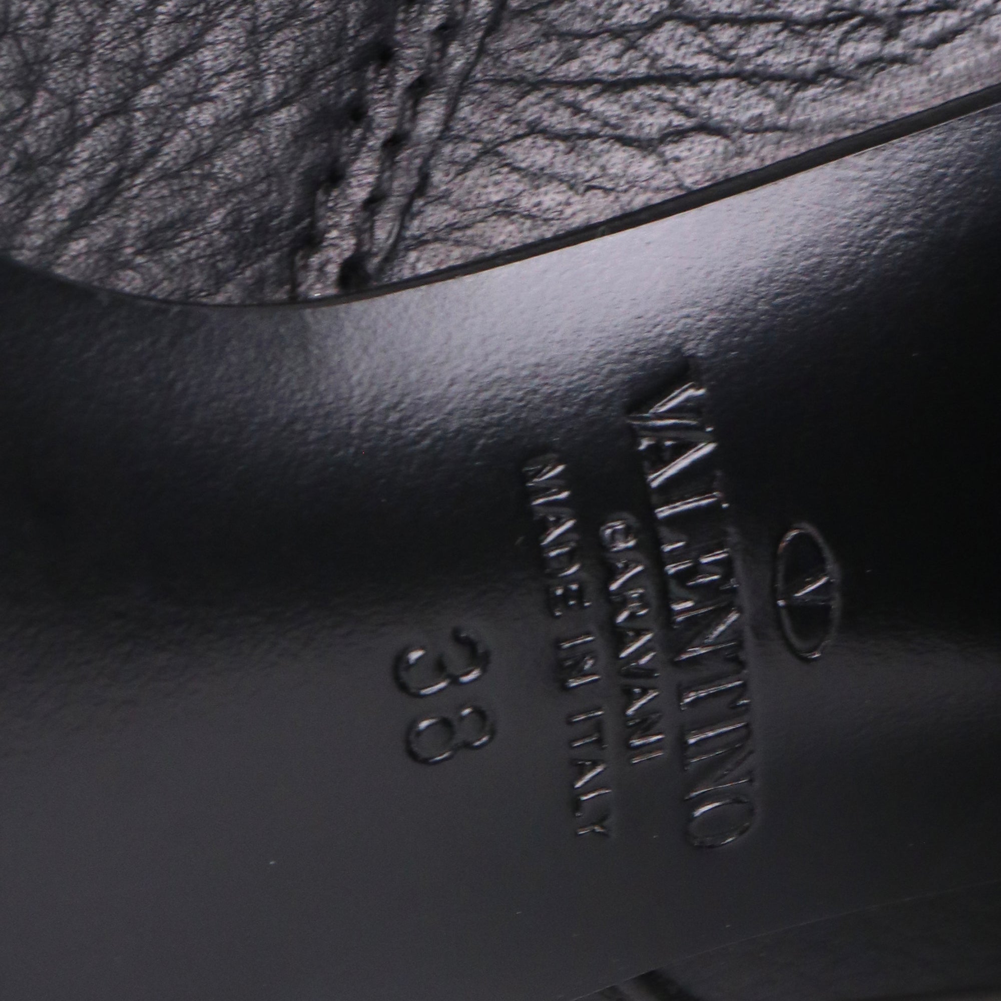 VALENTINO - Black leather Rockstud boots (T37)