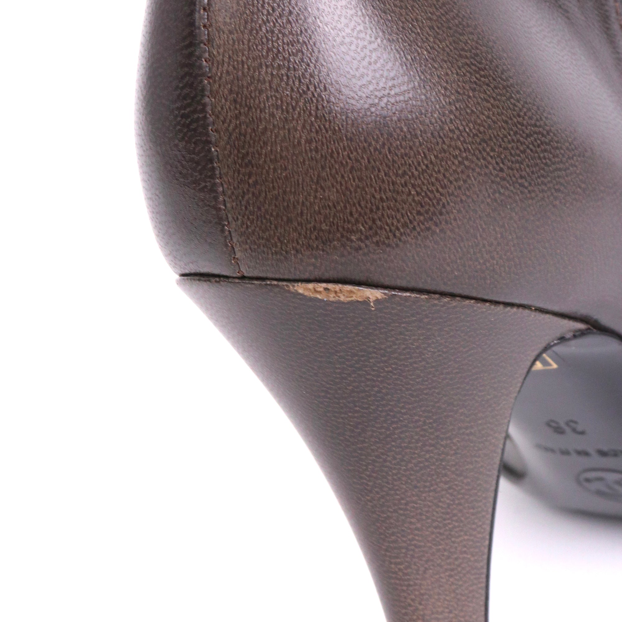 CHANEL - Chanel CC ankle boots in black lambskin (T34.5)