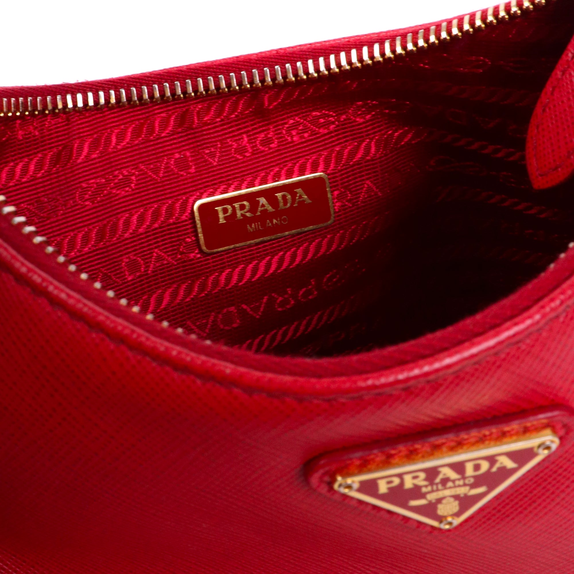 PRADA - Sac à bandoulière Re-Edition 2005 en cuir saffiano rouge