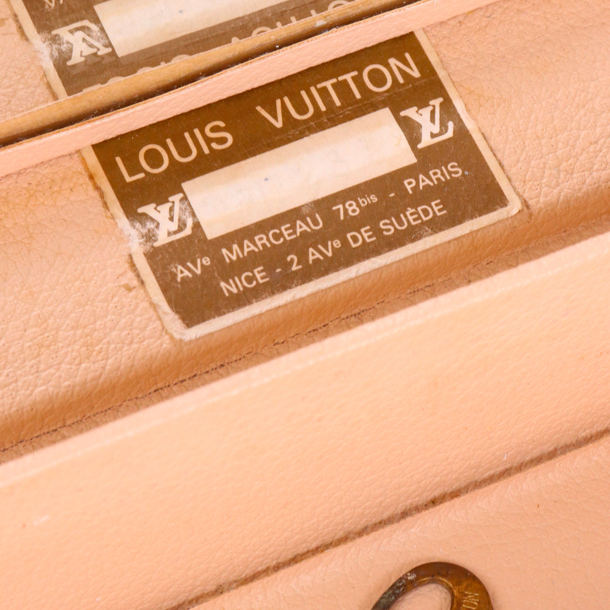 LOUIS VUITTON - Boîte à bouteilles 40 Louis Vuitton en toile monogrammée