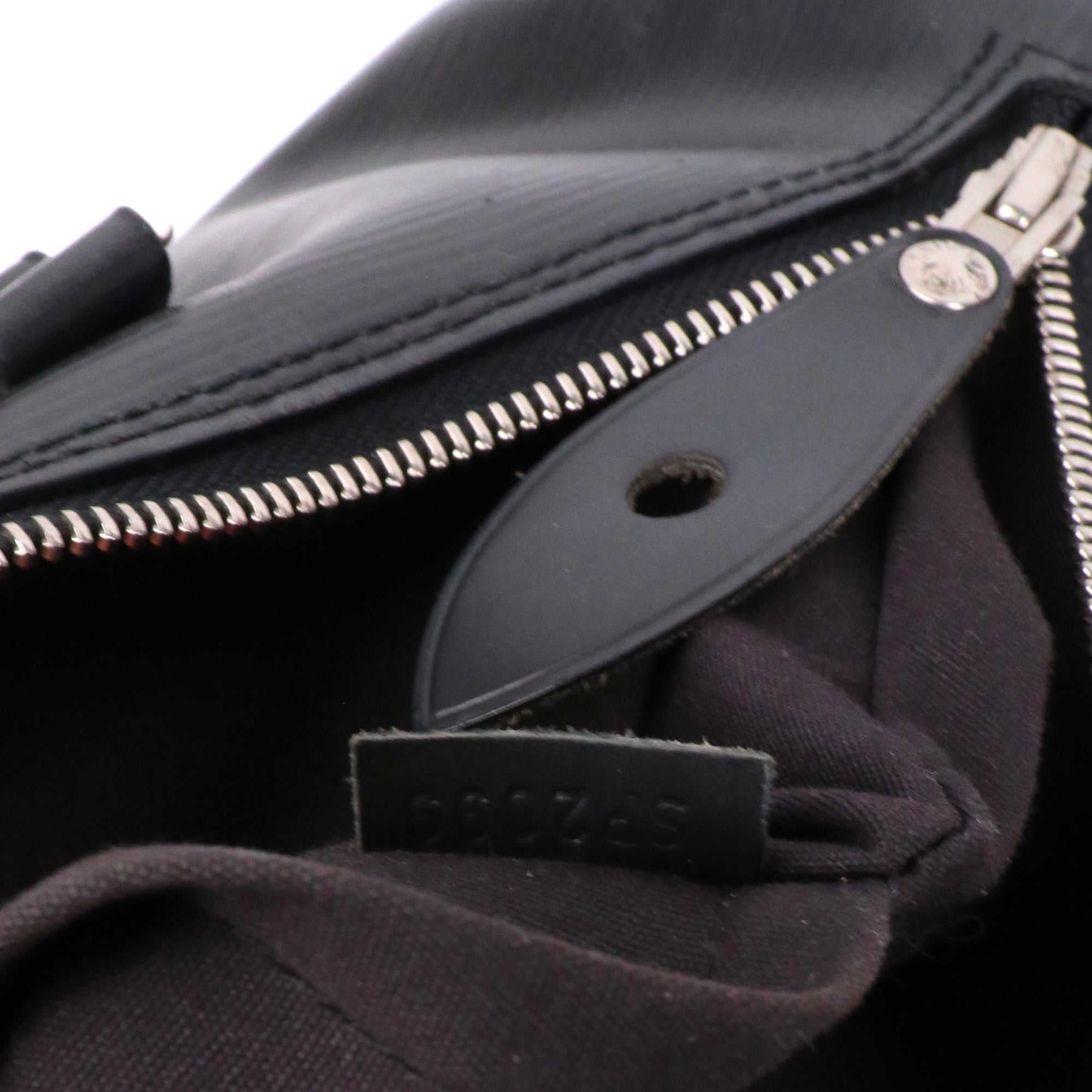 LOUIS VUITTON - Sac à main Speedy 35 Louis Vuitton en cuir épi noir