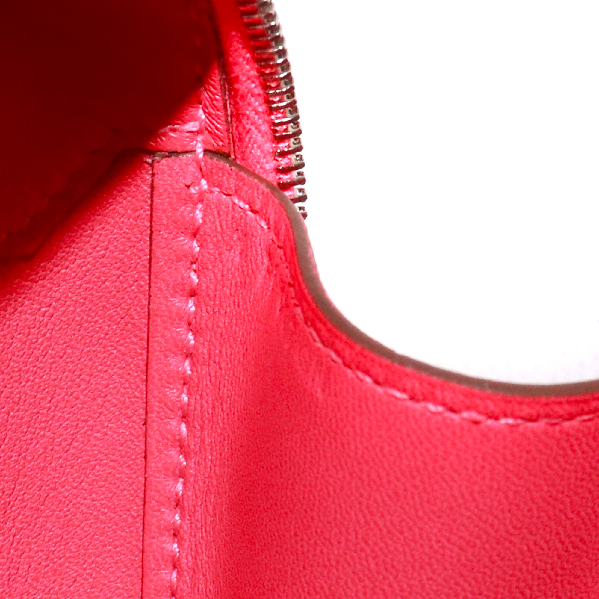 HERMÈS - Hermès Maxibox Clutch in smooth leather Rose Lipstick