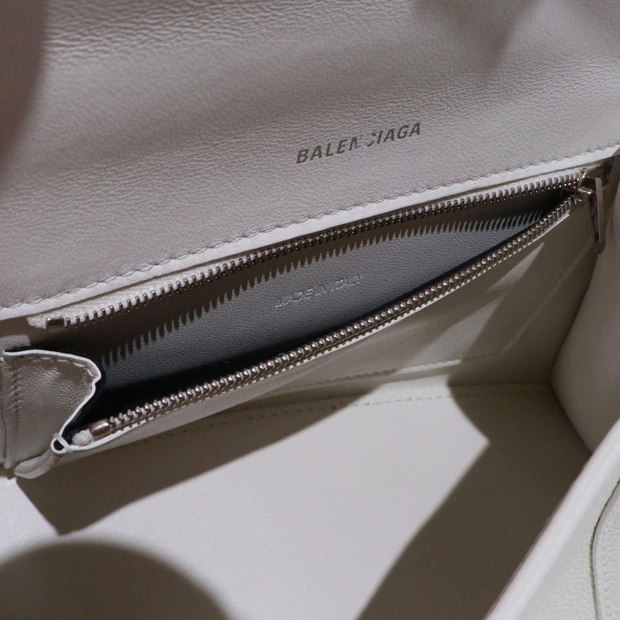 BALENCIAGA - Hourglass Balenciaga Small Size shoulder bag in white grained leather