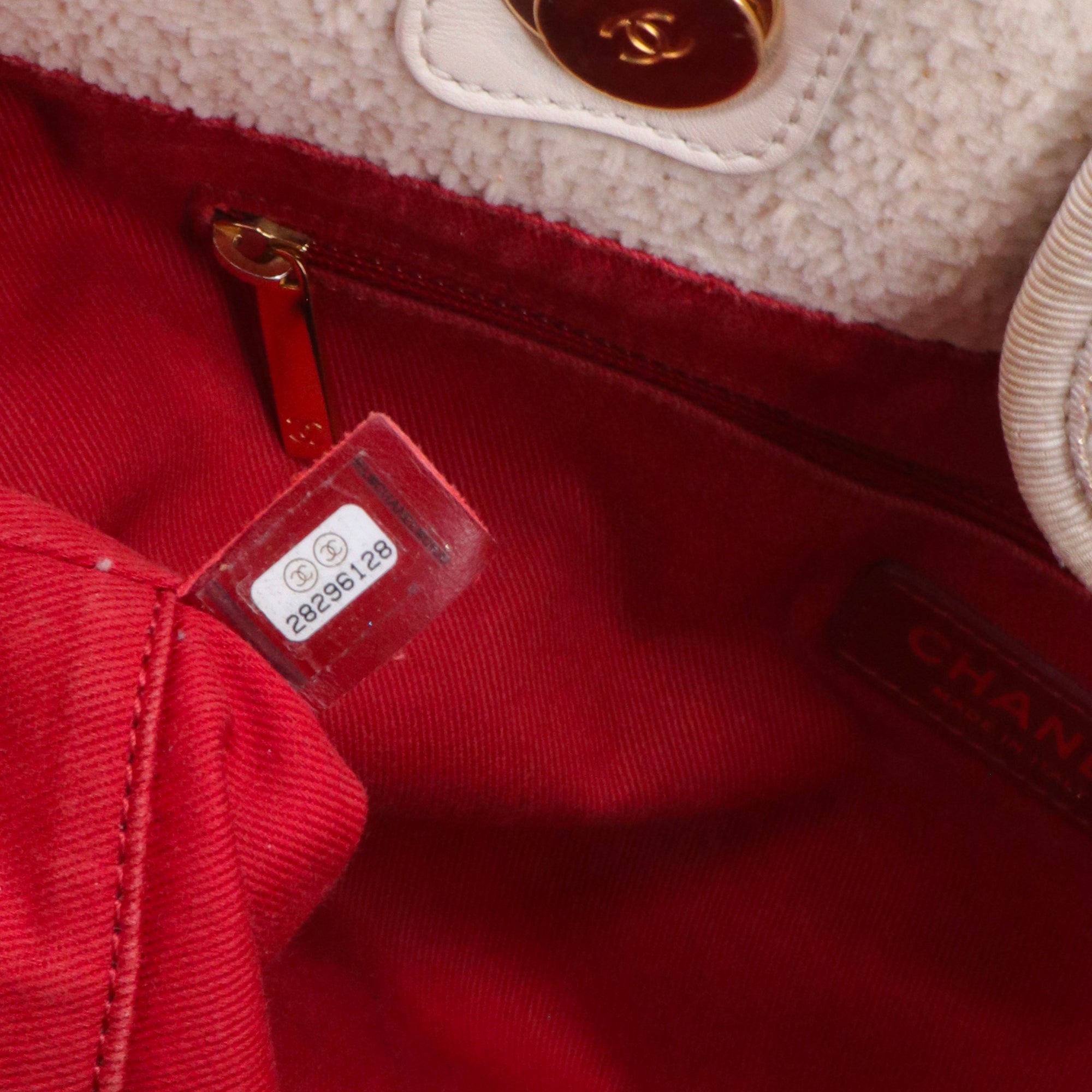 CHANEL - Sac Cabas Deauville Chanel en tweed beige