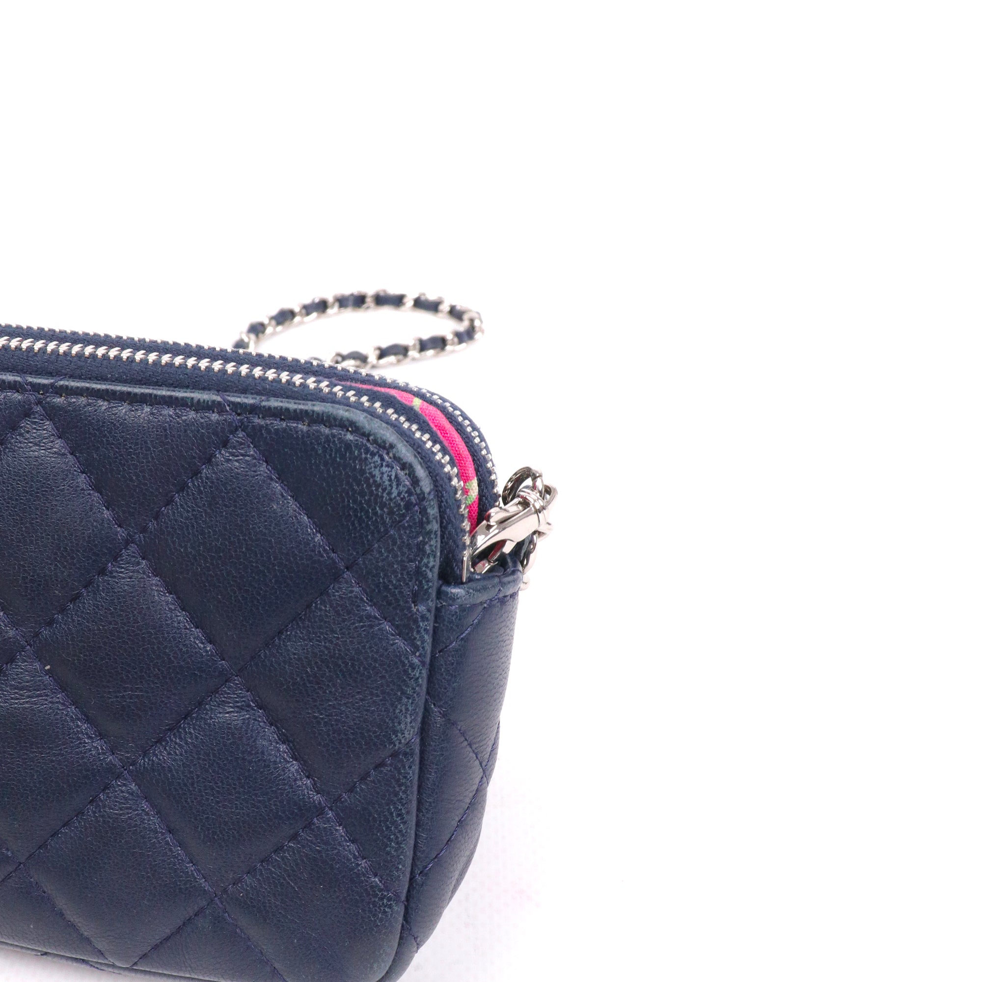 CHANEL - Sac Wallet On Chain Timeless Chanel en cuir bleu marine
