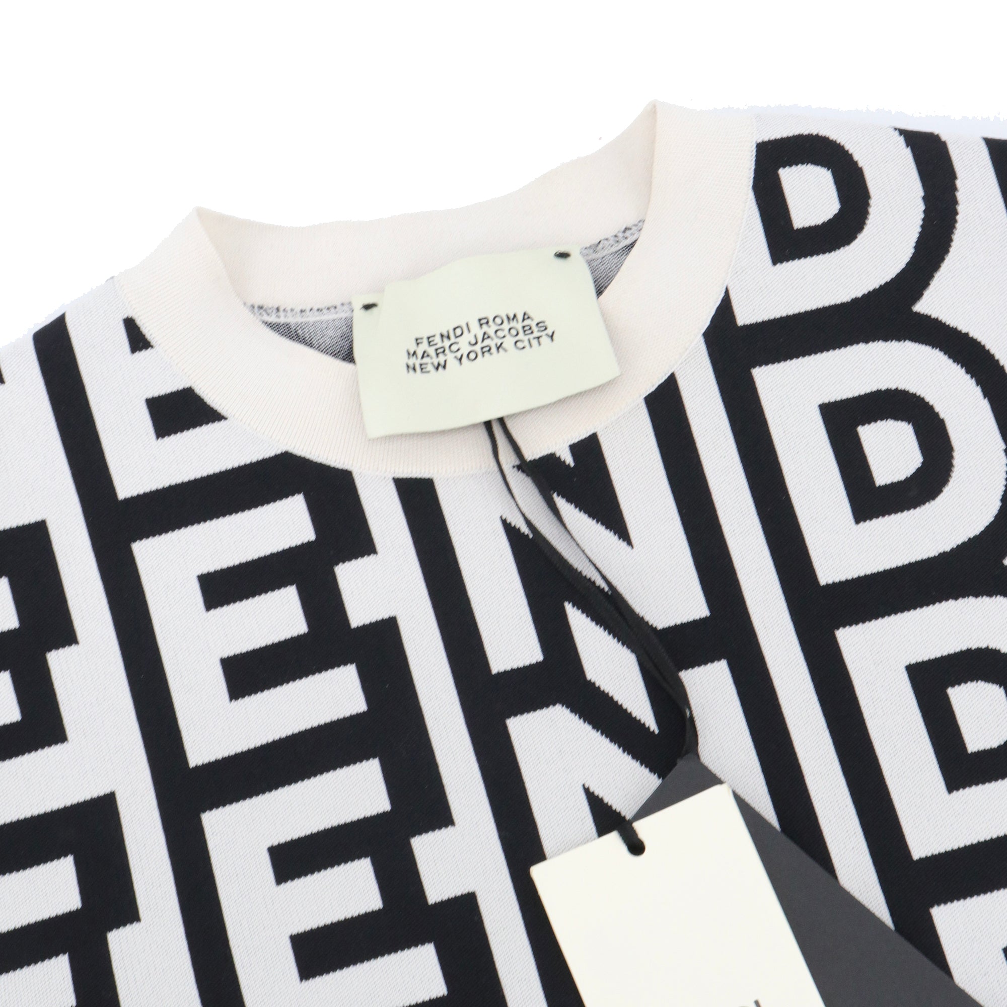 FENDI - Robe à manches courtes Fendi x Marc Jacobs en polyamide noire et blanche (T42)