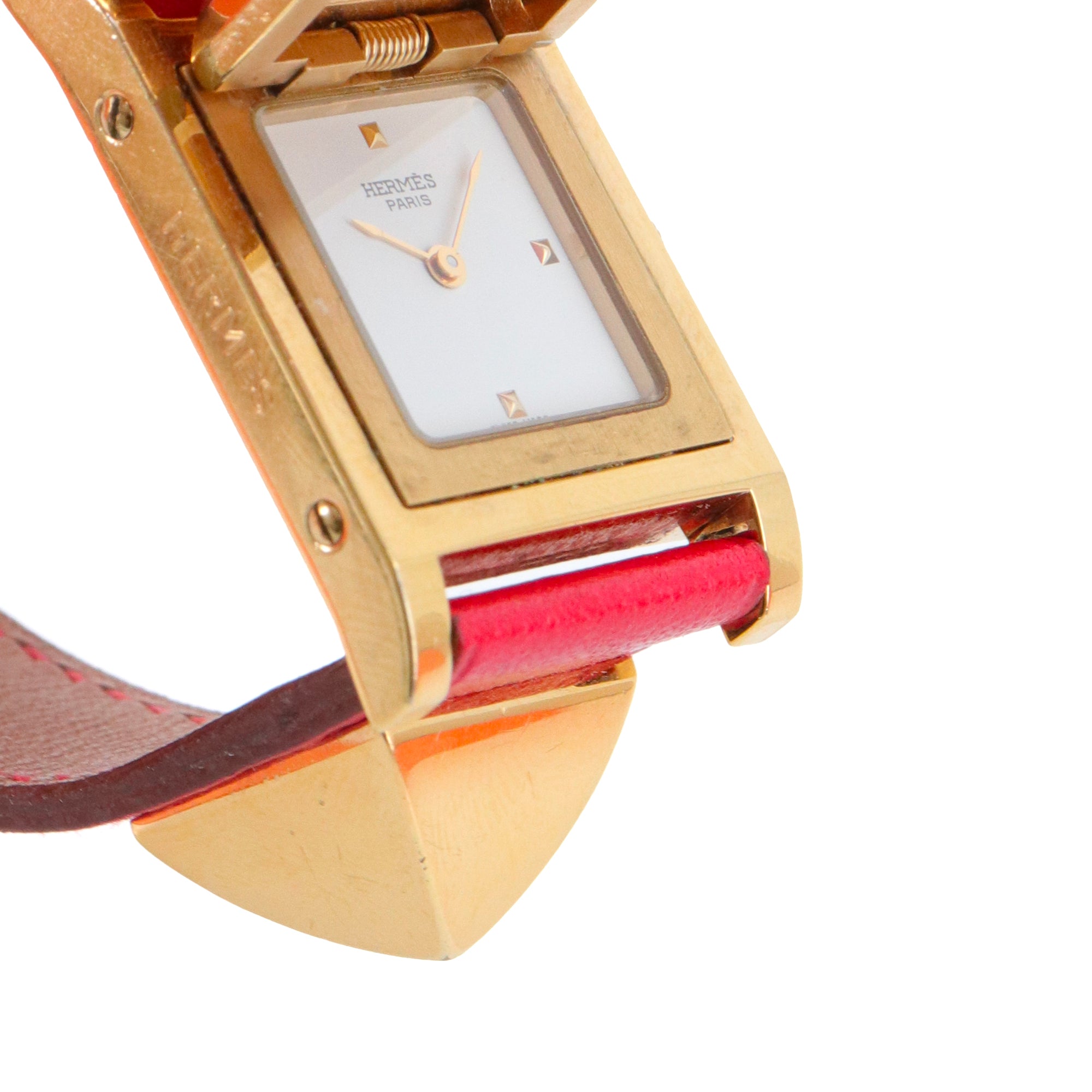 HERMÈS - Médor PM Hermès watch in red leather 