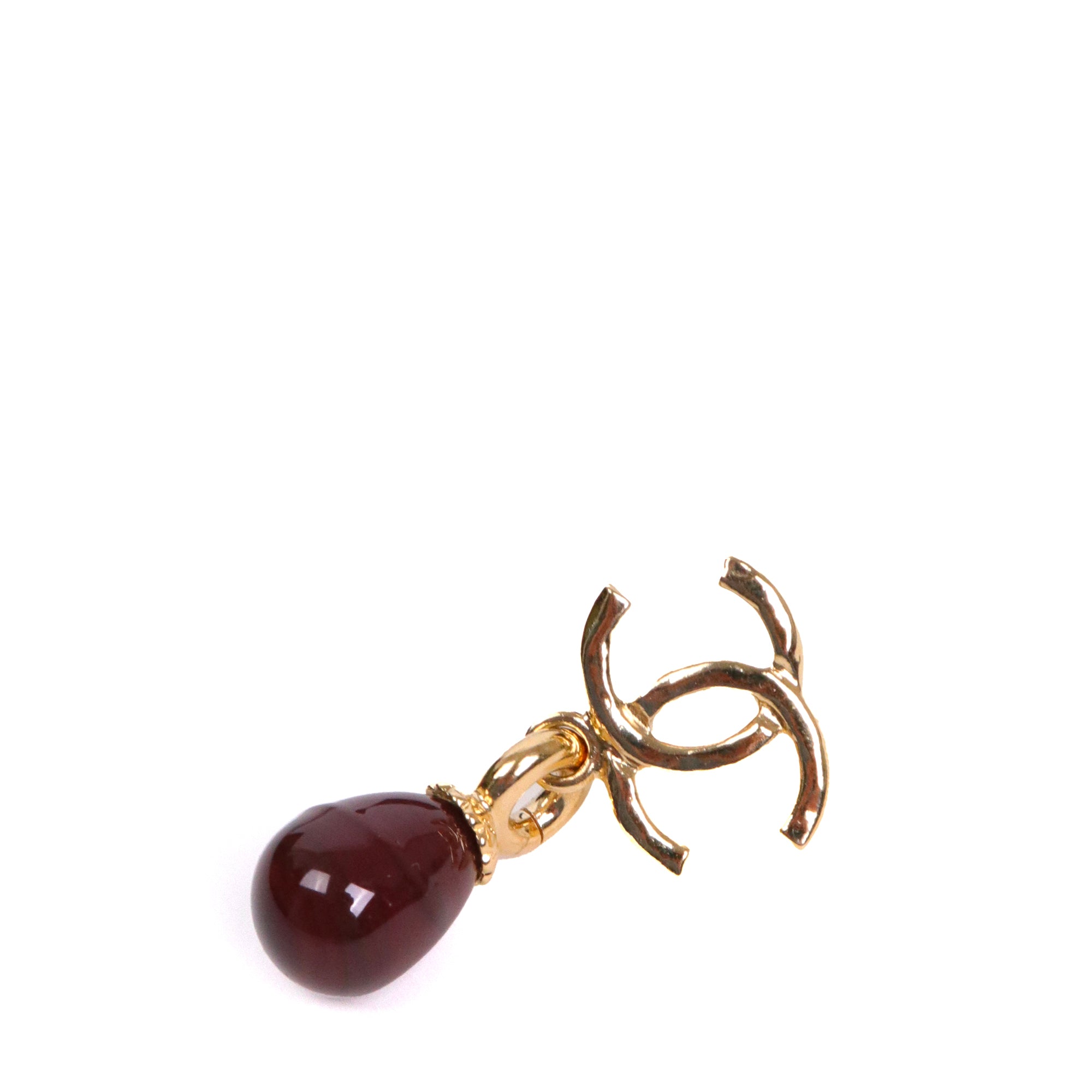 CHANEL - Boucles d'oreilles CC Chanel à perles couleur marron