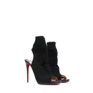 LOUBOUTIN - Louboutin So Kate pumps in black smooth leather and silver studs (T38)