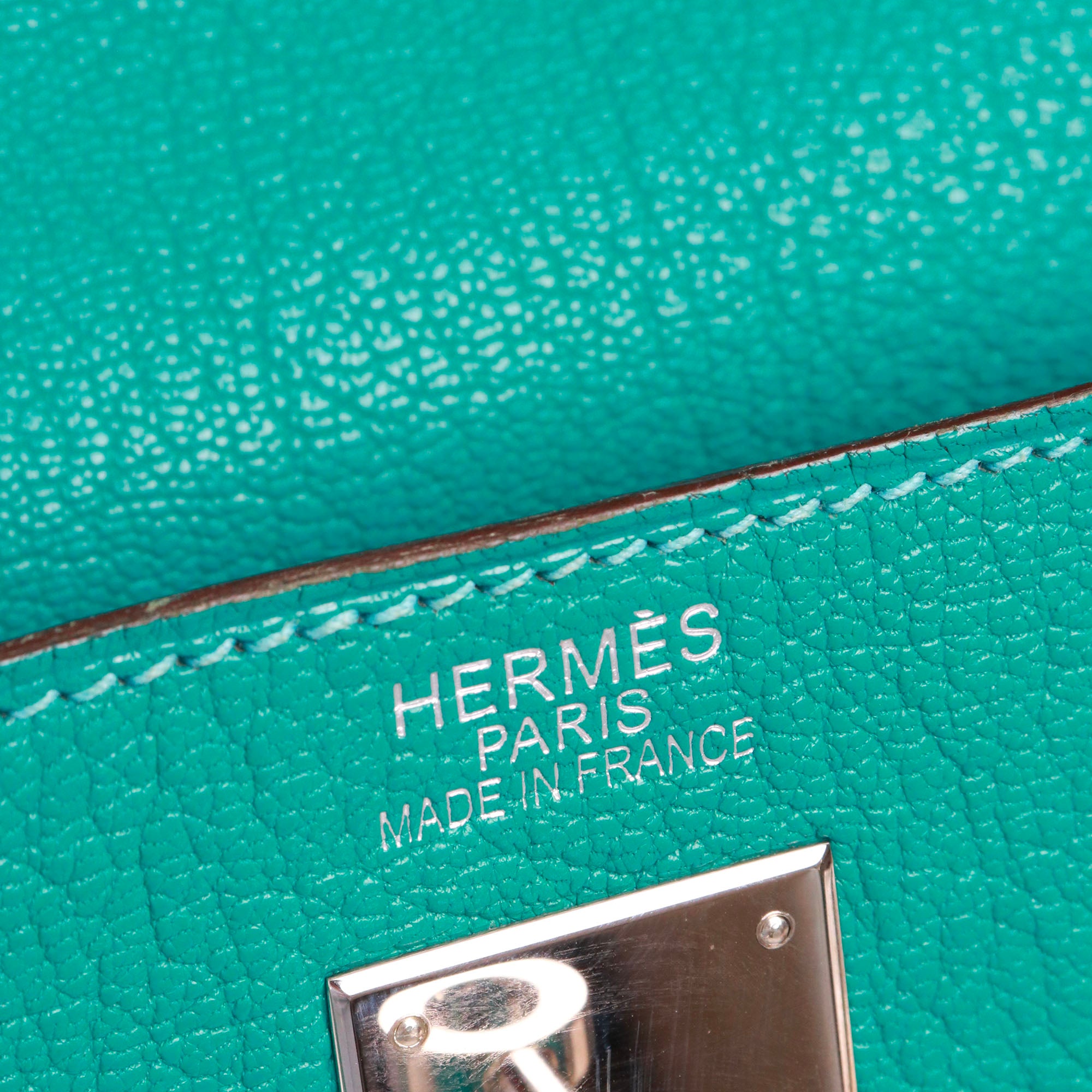 HERMÈS - Sac à main Kelly 35 Hermès en cuir Taurillon Clémence couleur Bleu Paon