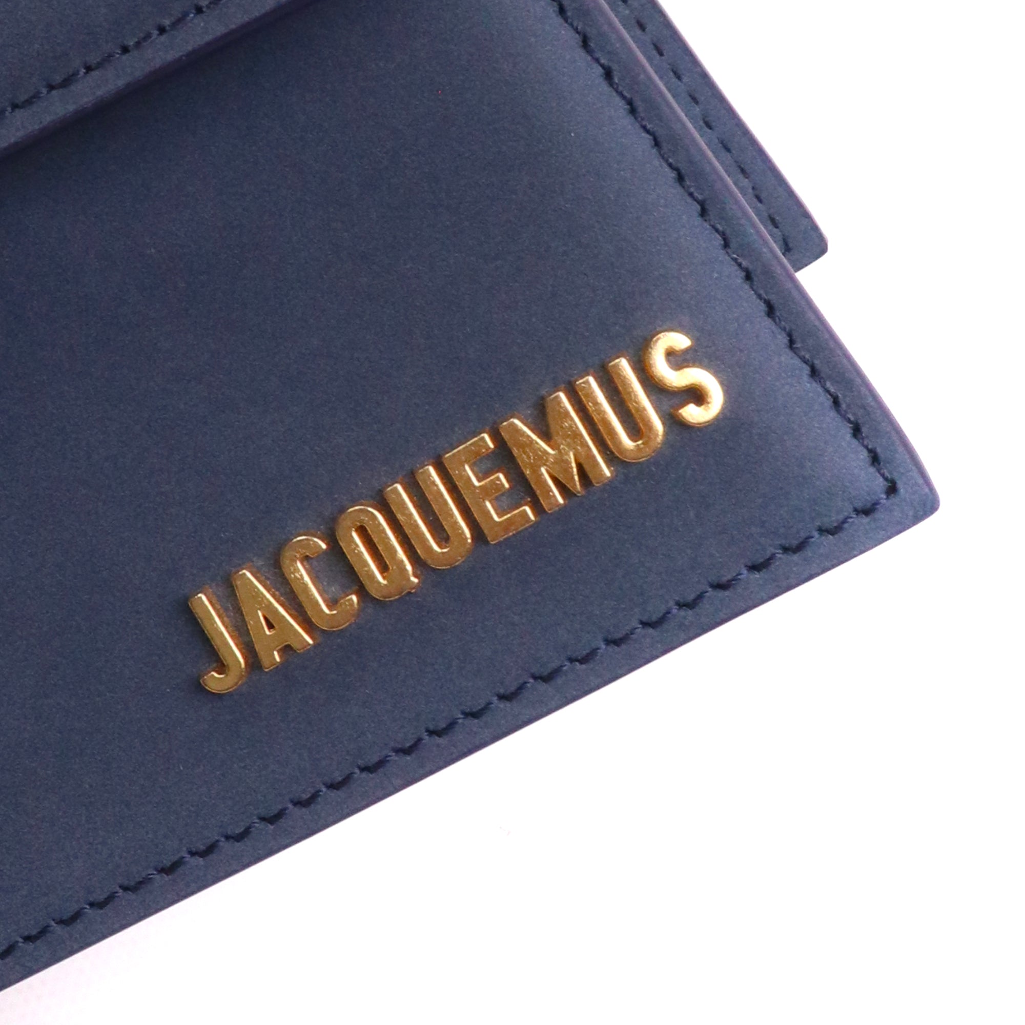 JACQUEMUS - Sac à bandoulière Chiquito Moyen Jacquemus en cuir gommé bleu dark navy