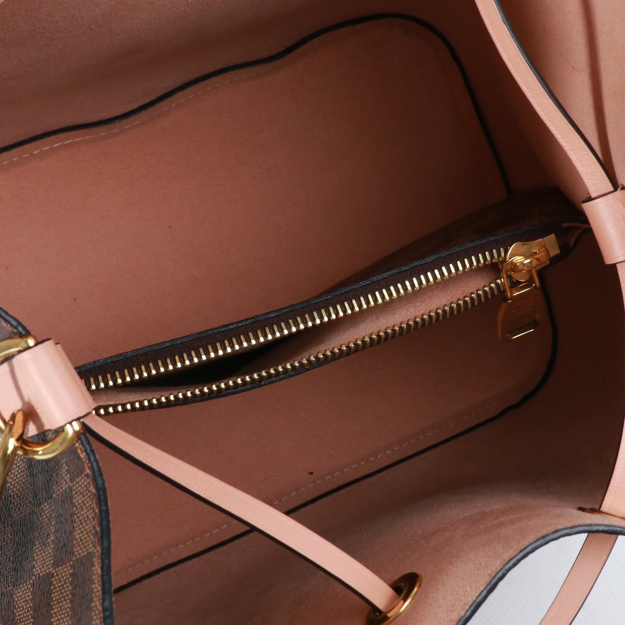 LOUIS VUITTON - Louis Vuitton NéoNoé shoulder bag in ebony damier coated canvas and Powder Pink leather
