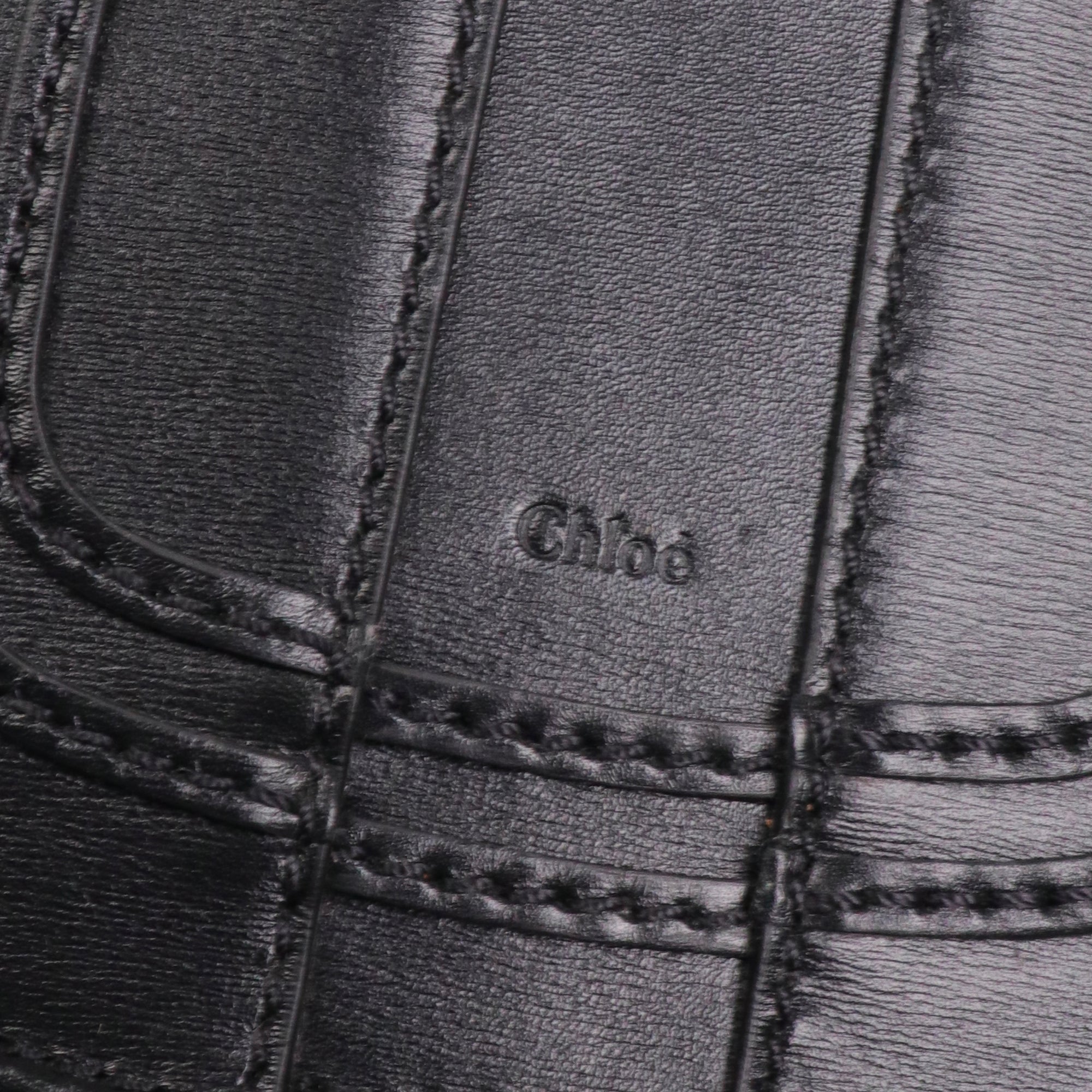 CHLOÉ - Darry shoulder bag in black grained leather