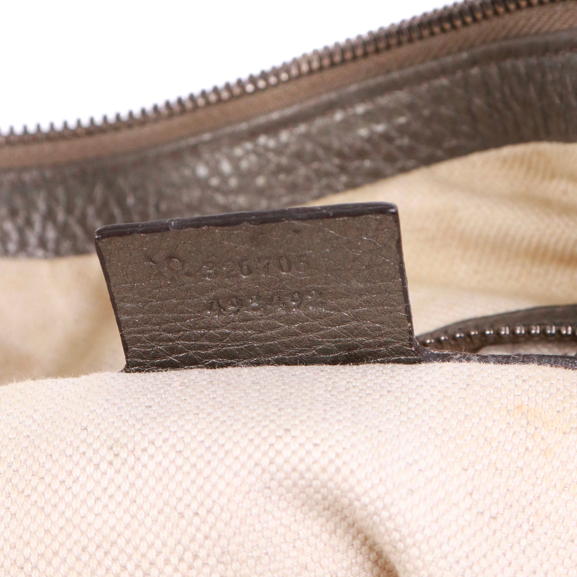 GUCCI - Sac cabas Soho Gucci en cuir grainé argenté vintage