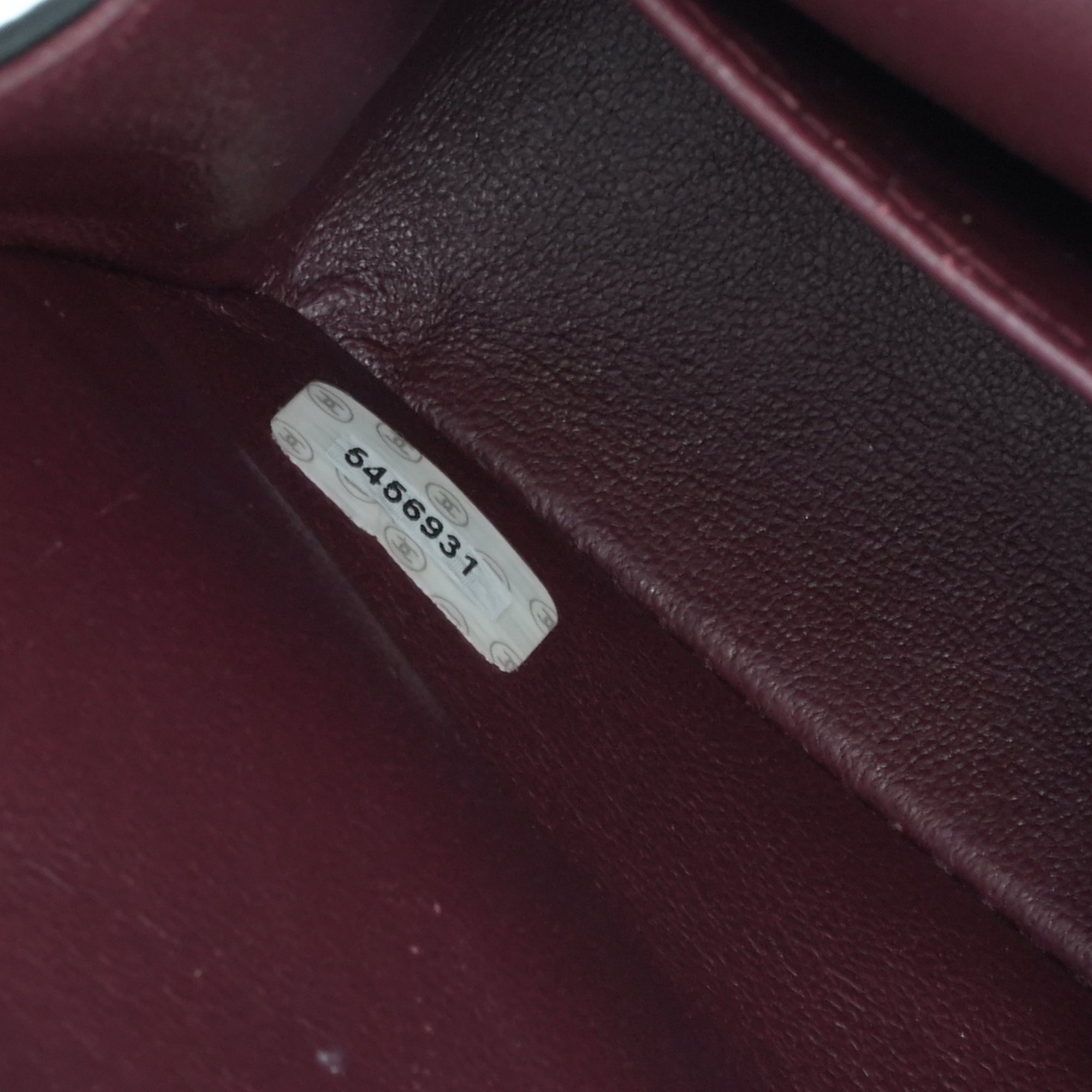 CHANEL - Sac à bandoulière 2.55 Chanel en cuir matelassé noir vintage