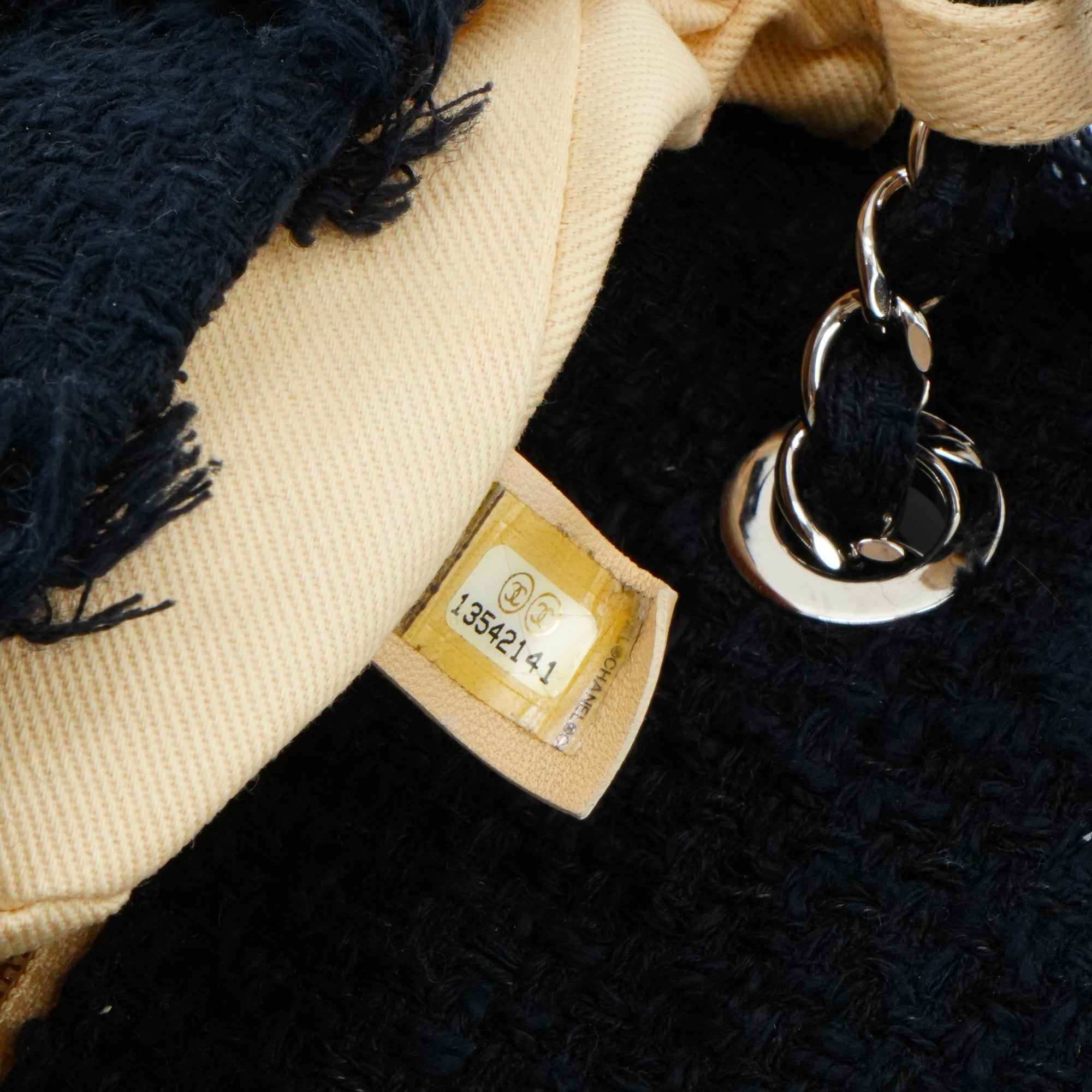 CHANEL - Sac à épaule Natura Chanel en tweed bleu marine vintage