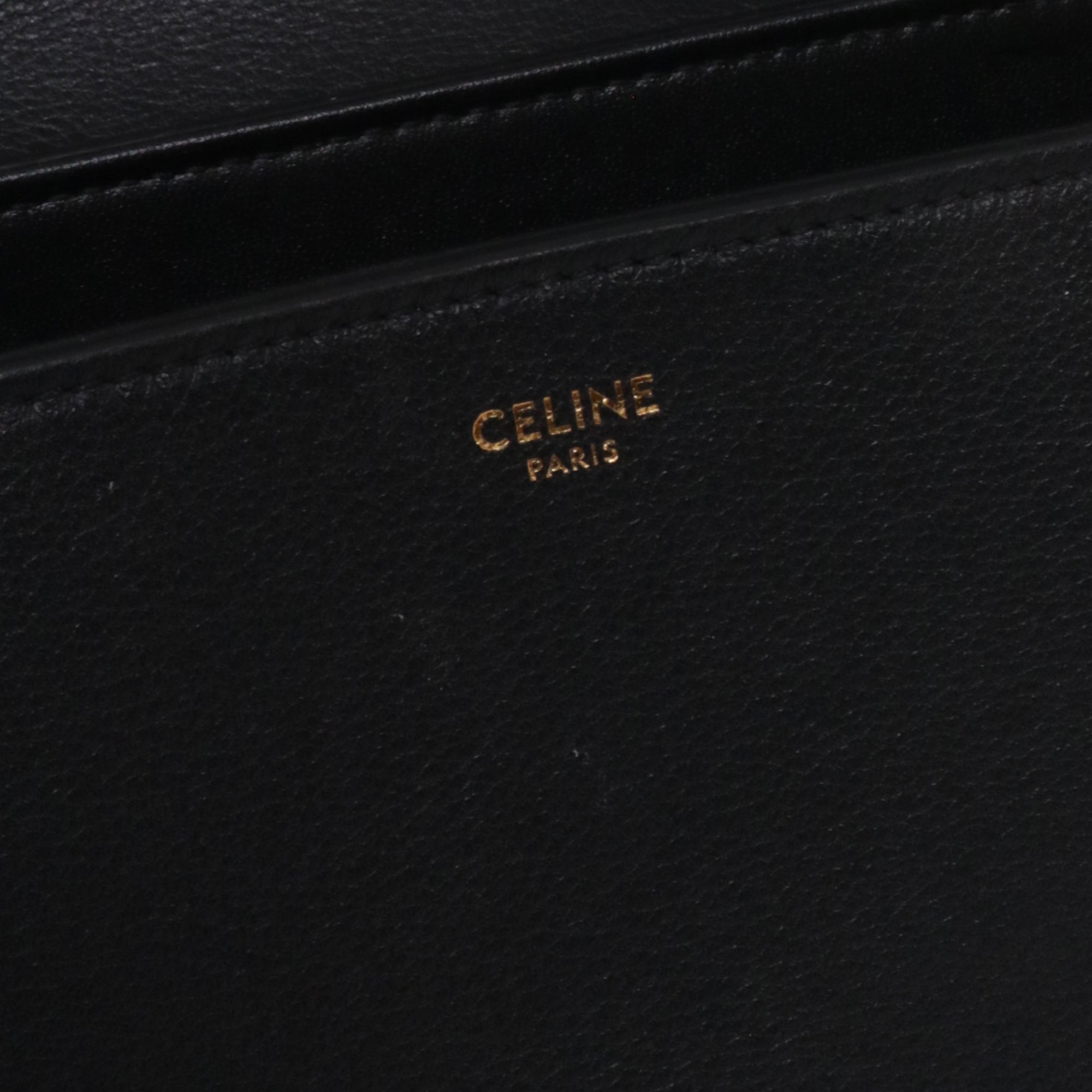 CELINE - Sac à bandoulière Victoire MM Celine en cuir grainé noir