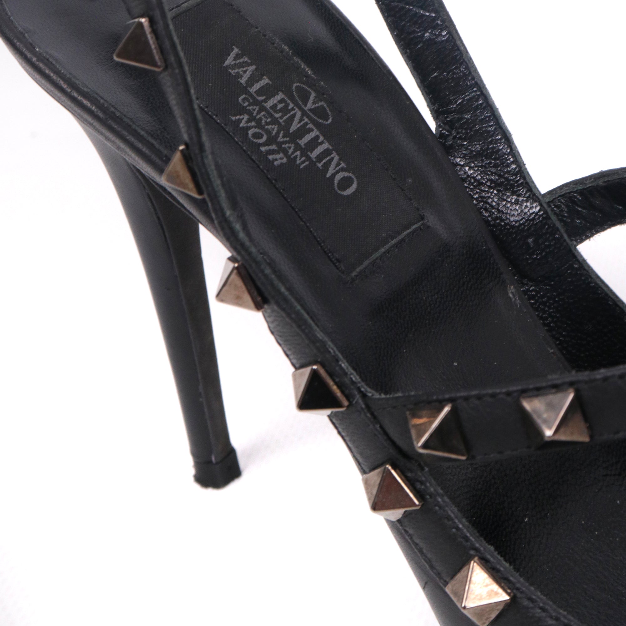 VALENTINO - Escarpins Rockstud Valentino en cuir noir (T37)