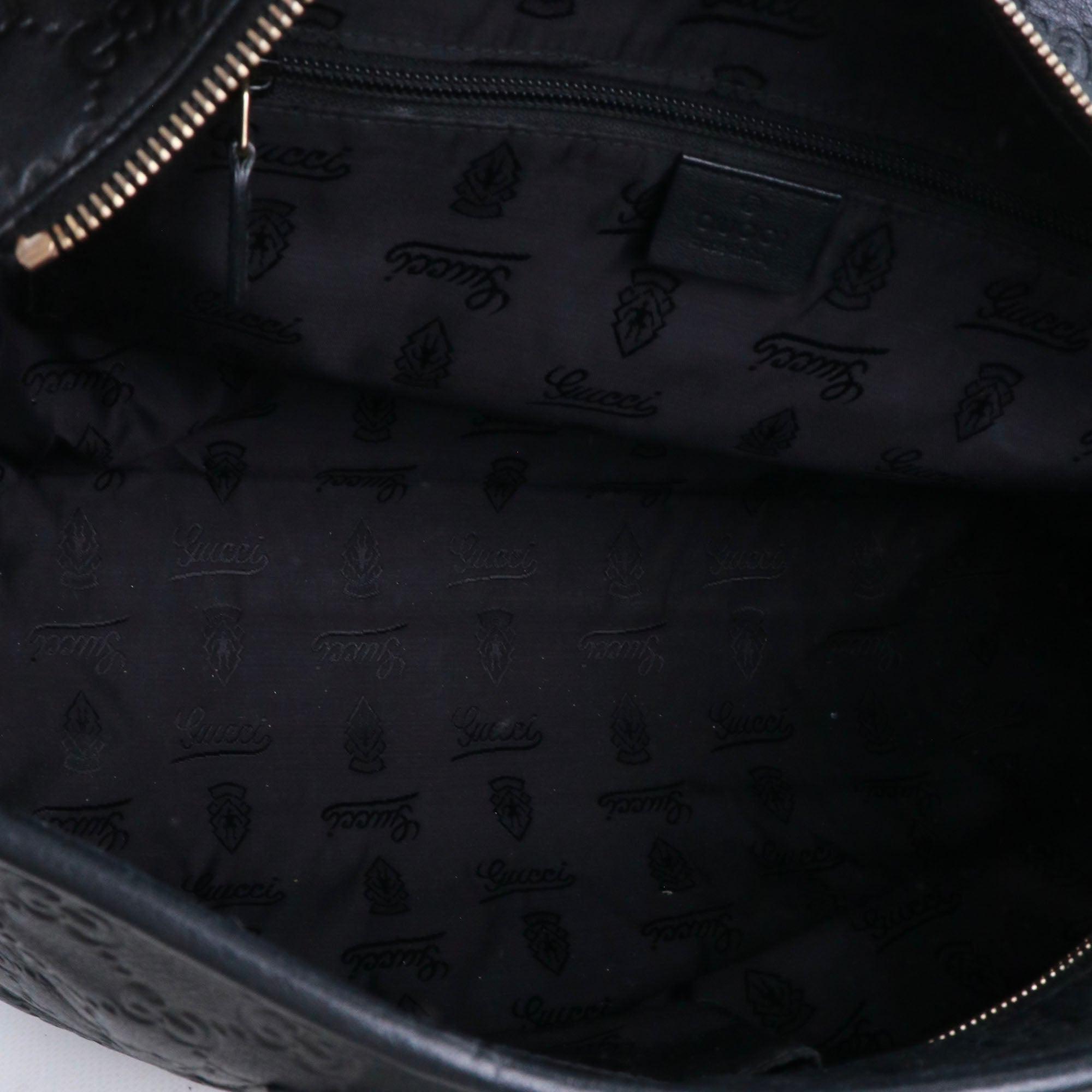 GUCCI - Sac cabas GG Gucci en cuir embossé noir