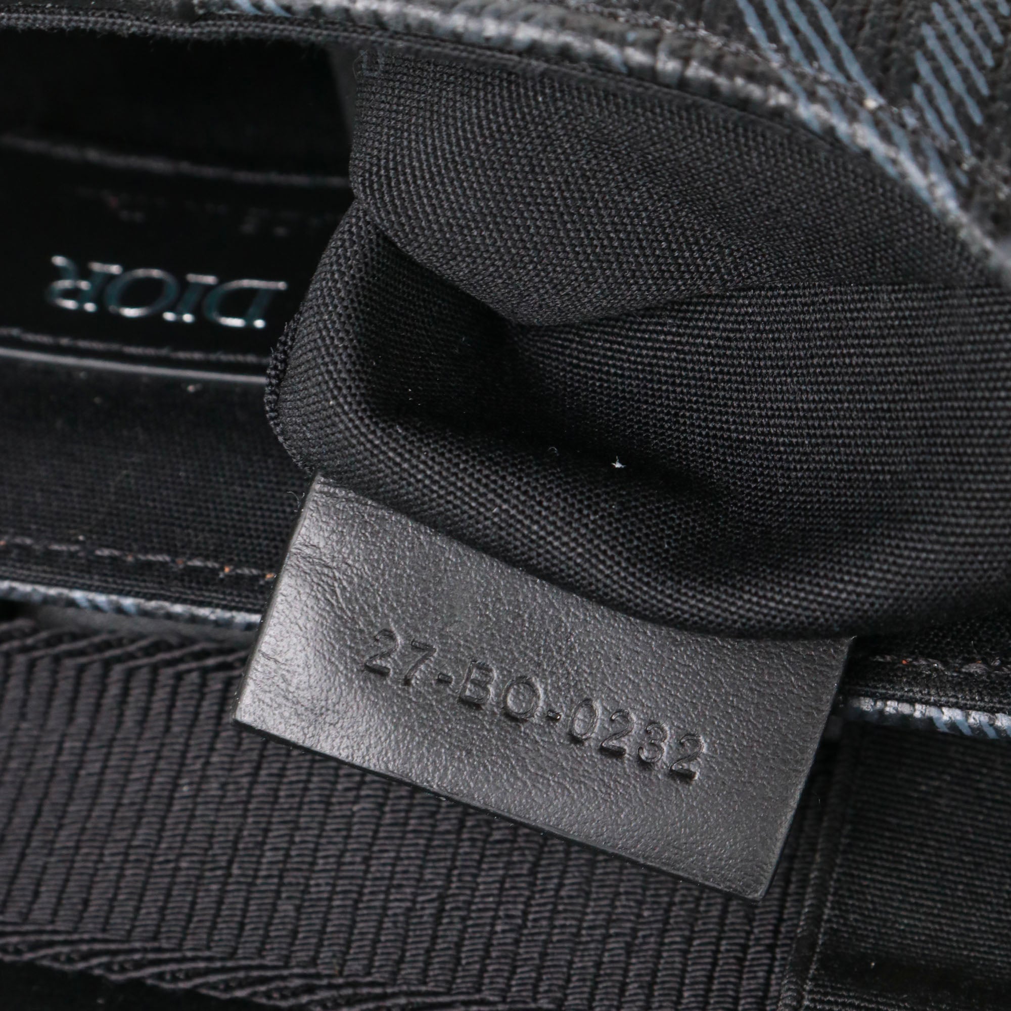 DIOR - Roller shoulder bag in navy blue grained leather