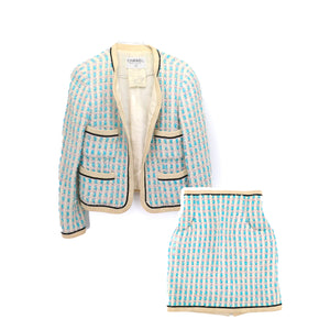 CHANEL - Ensemble Veste Jupe Chanel en tweed bleu et ivoire (36)