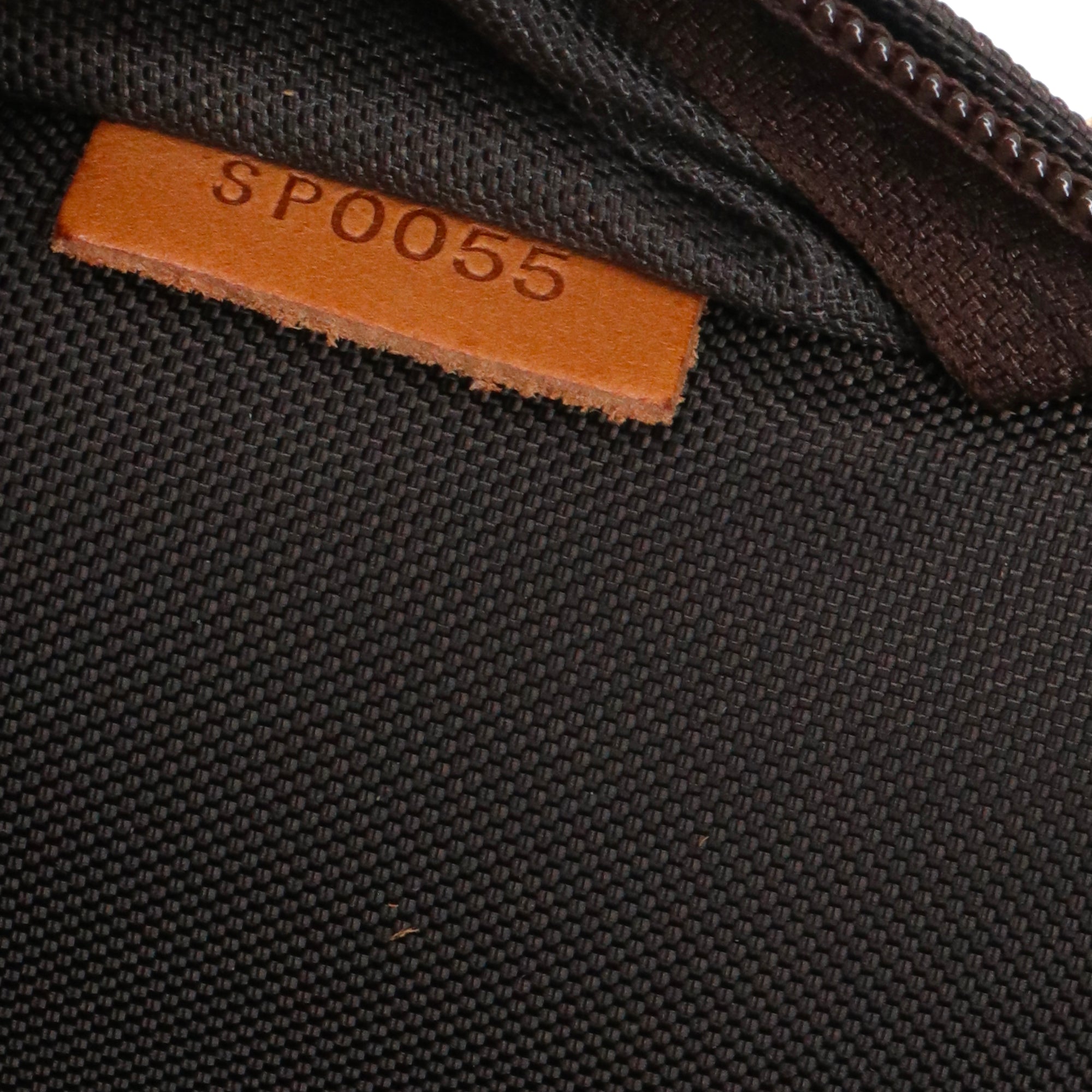 LOUIS VUITTON - Valise Pégase 50 Louis Vuitton en toile monogrammée