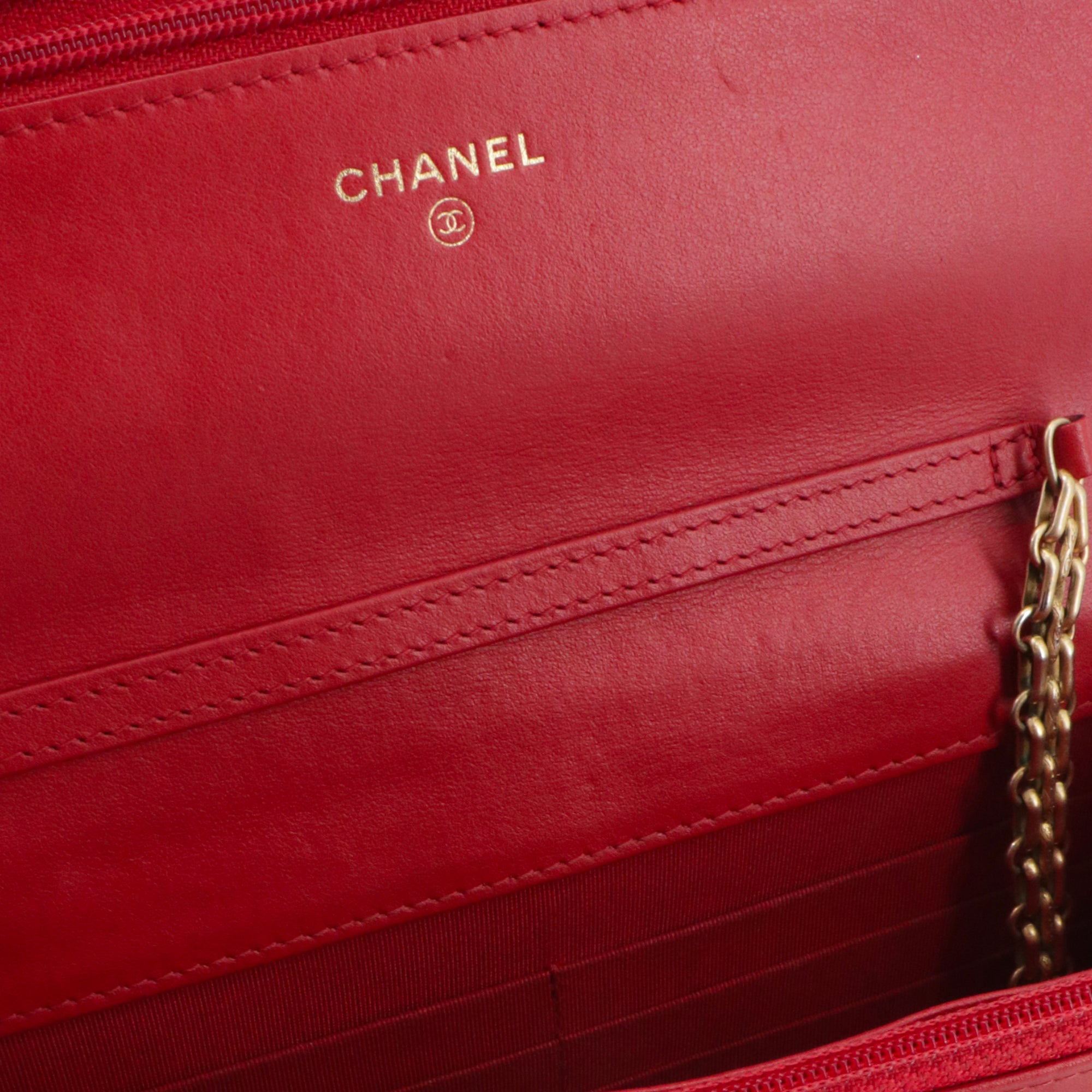 CHANEL - Wallet on chain 2.55 Chanel en cuir matelassé rouge
