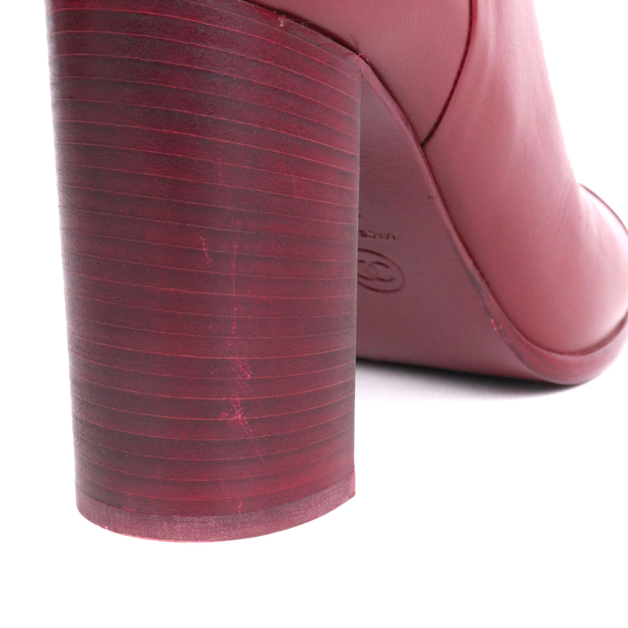 CHANEL - Chanel CC ankle boots in black lambskin (T34.5)