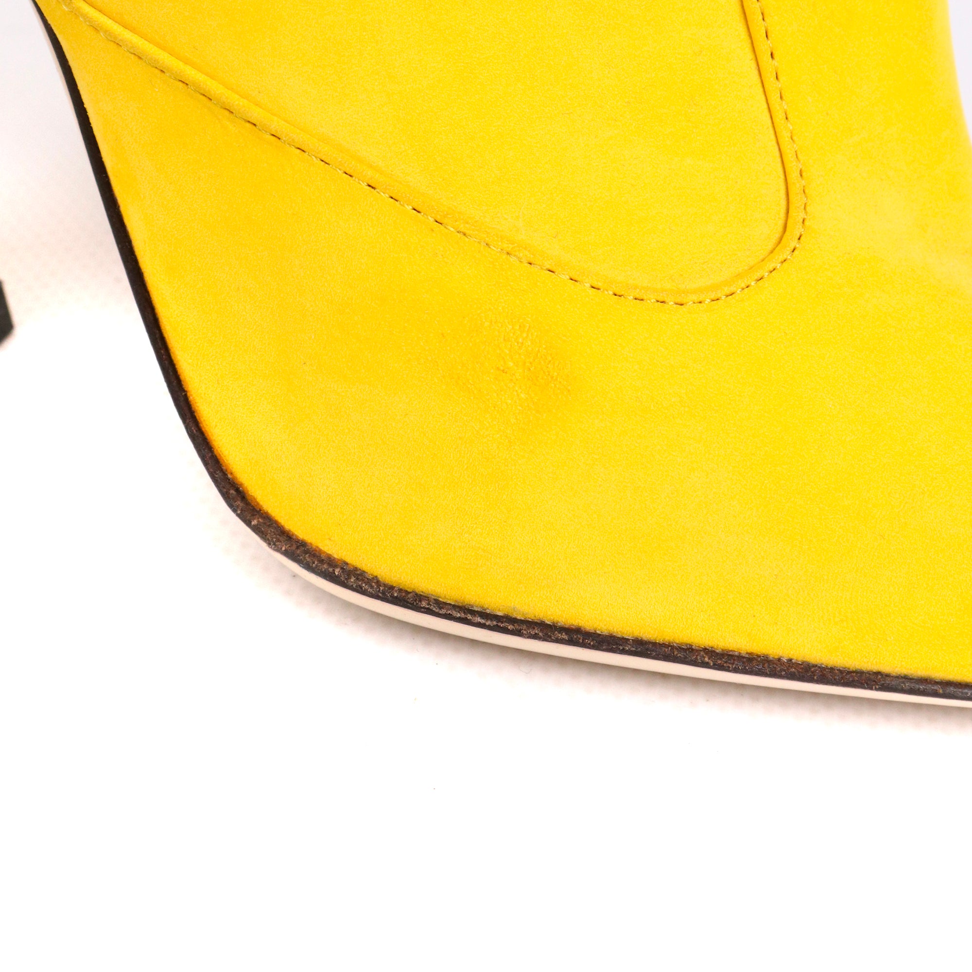 FENDI - Bottines à talon FFreedom Fendi en suède jaune (T37)