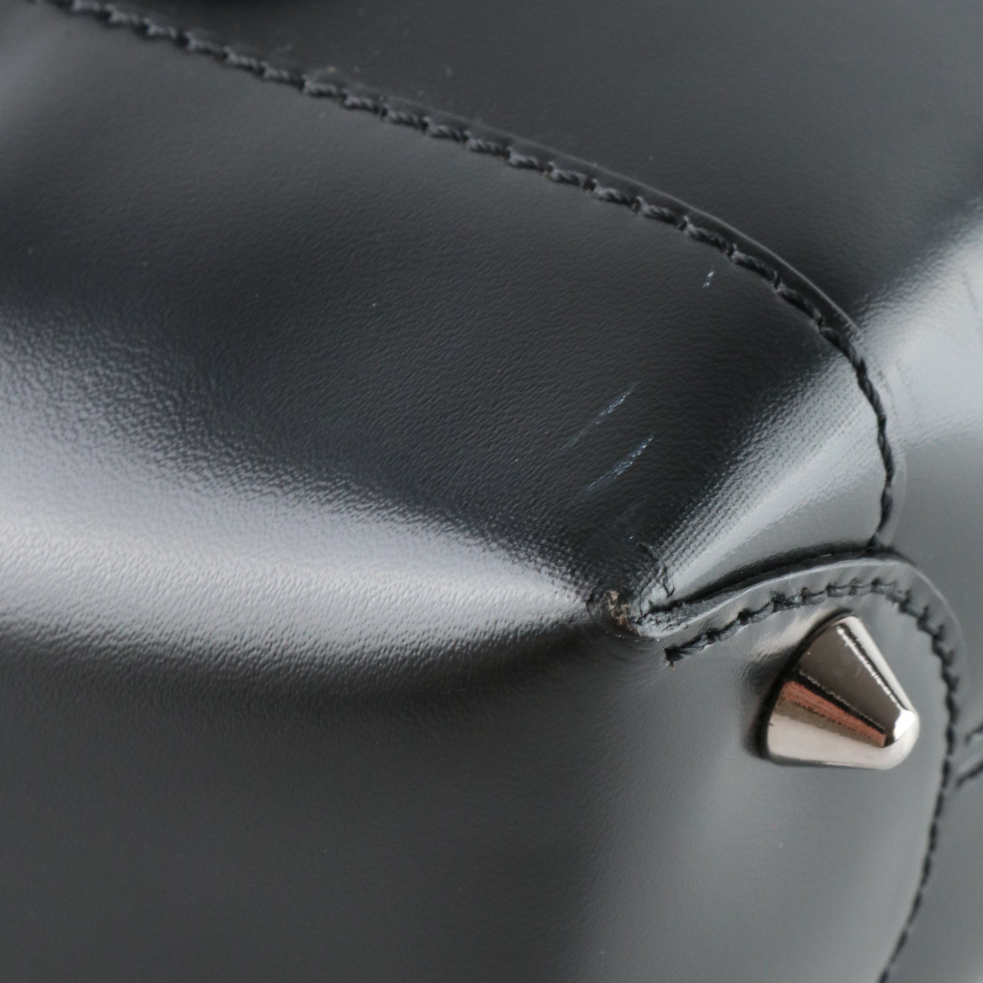 DIOR - Sac à main Lady Perla en cuir box noir