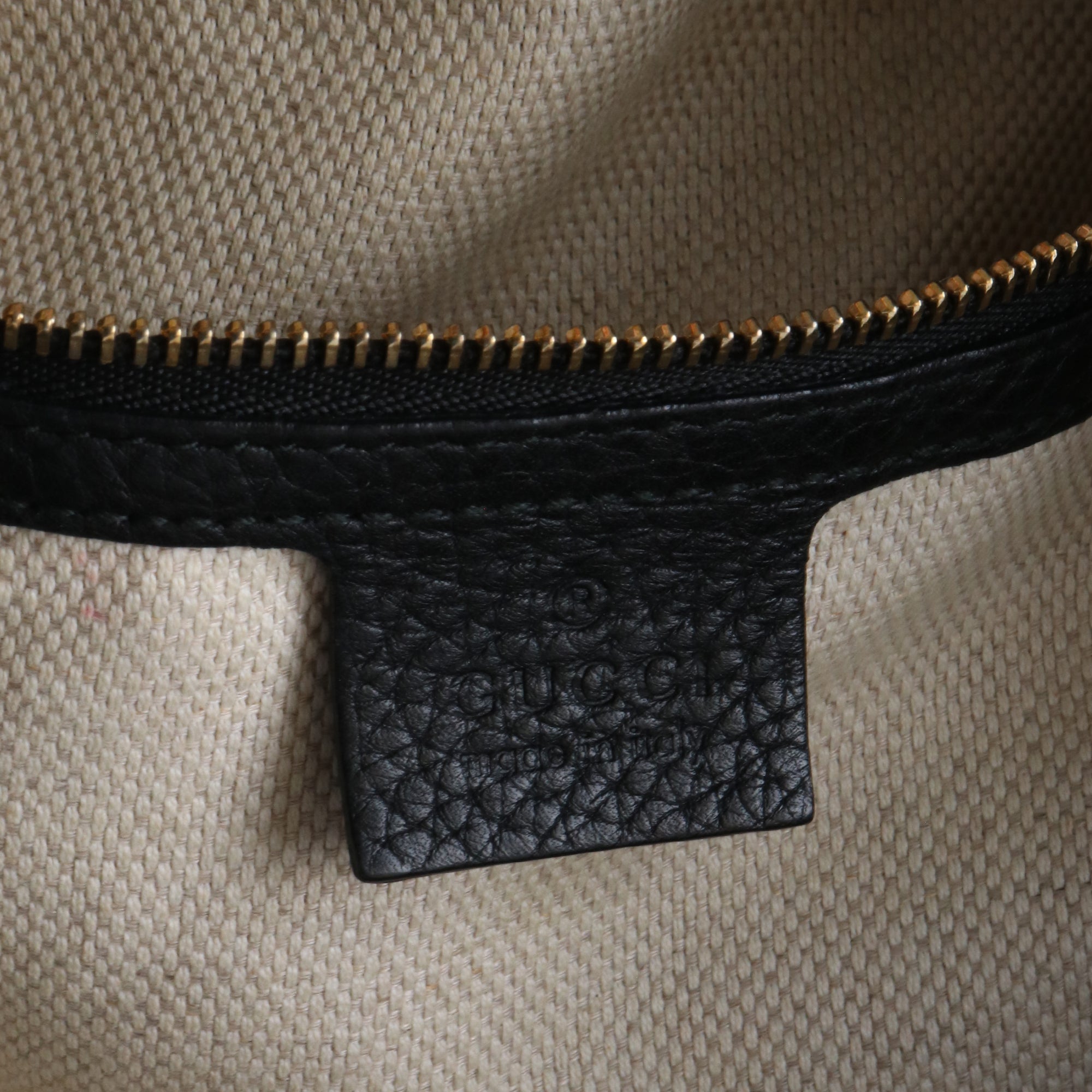 GUCCI - Soho tote bag in black grained leather 