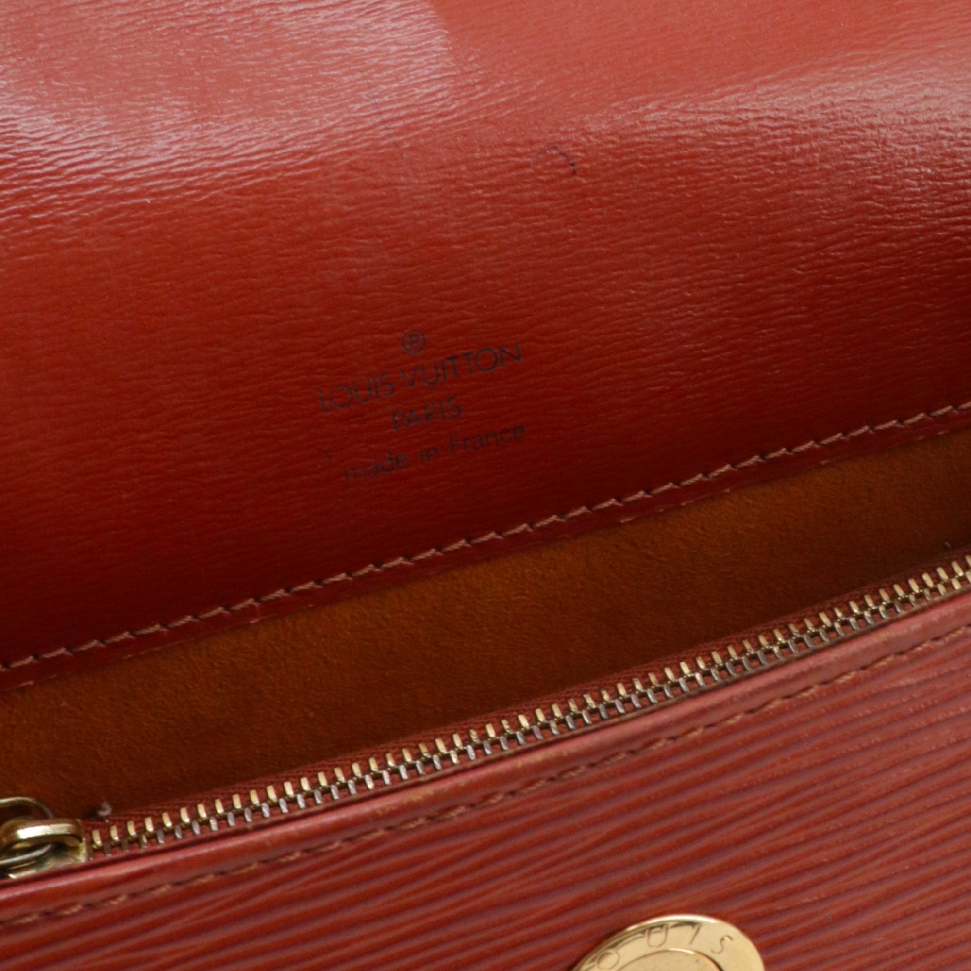 LOUIS VUITTON - Vintage Louis Vuitton Buci shoulder bag in terracotta epi leather