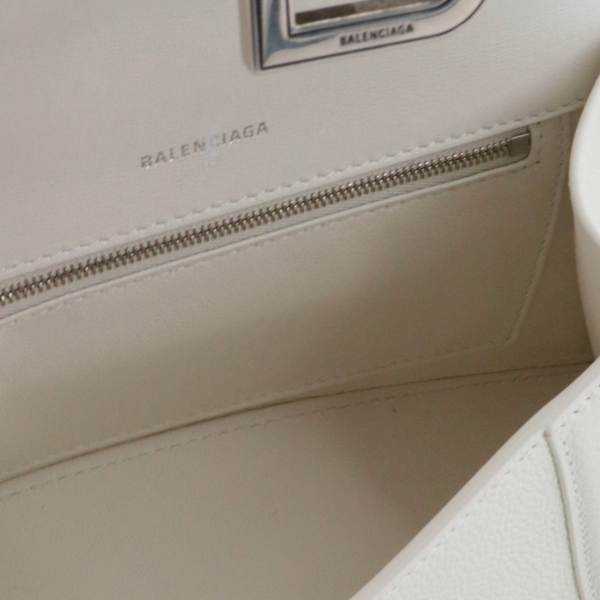 BALENCIAGA - Hourglass Balenciaga Small Size shoulder bag in white grained leather