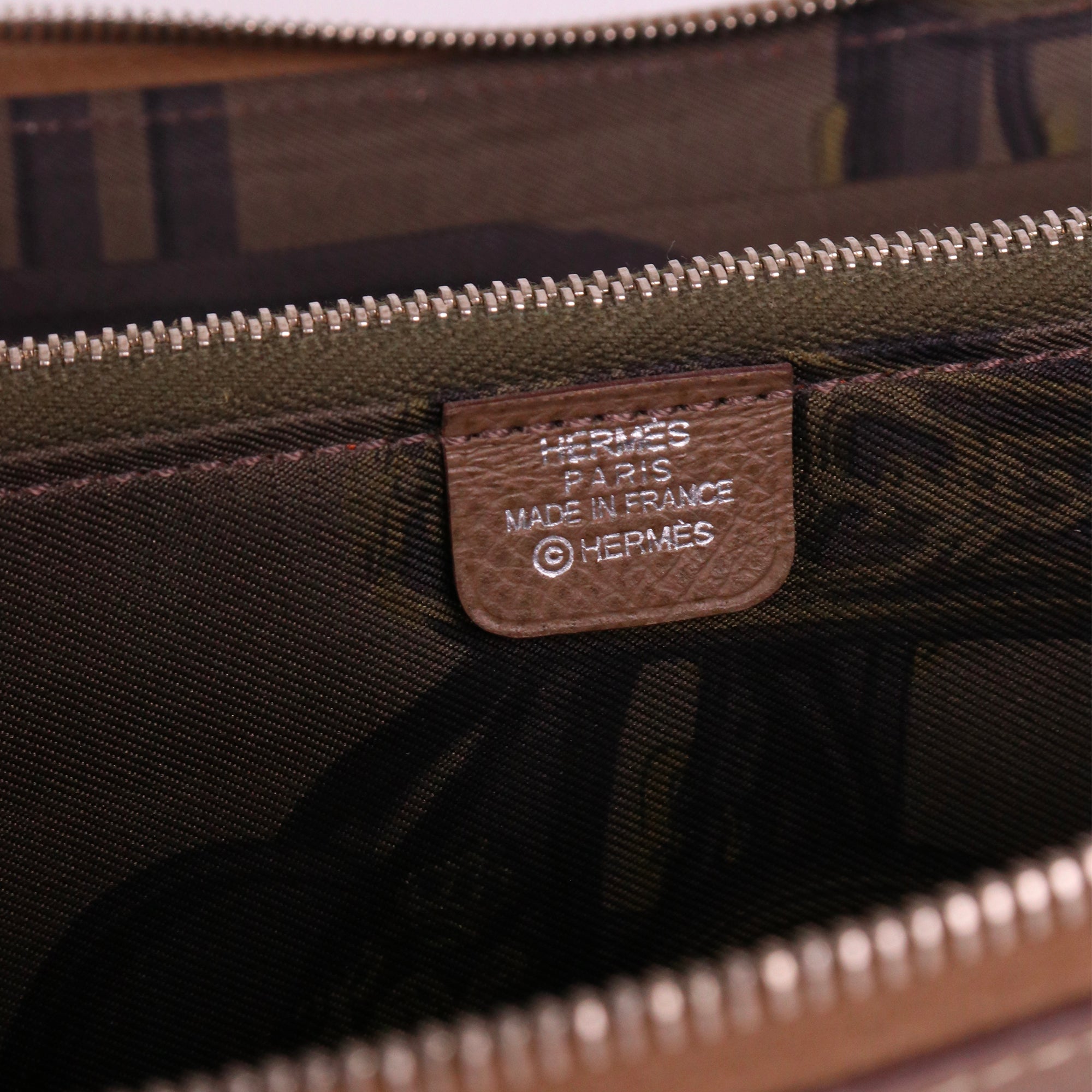 HERMÈS - Portefeuille Hermès en cuir grainé étoupe