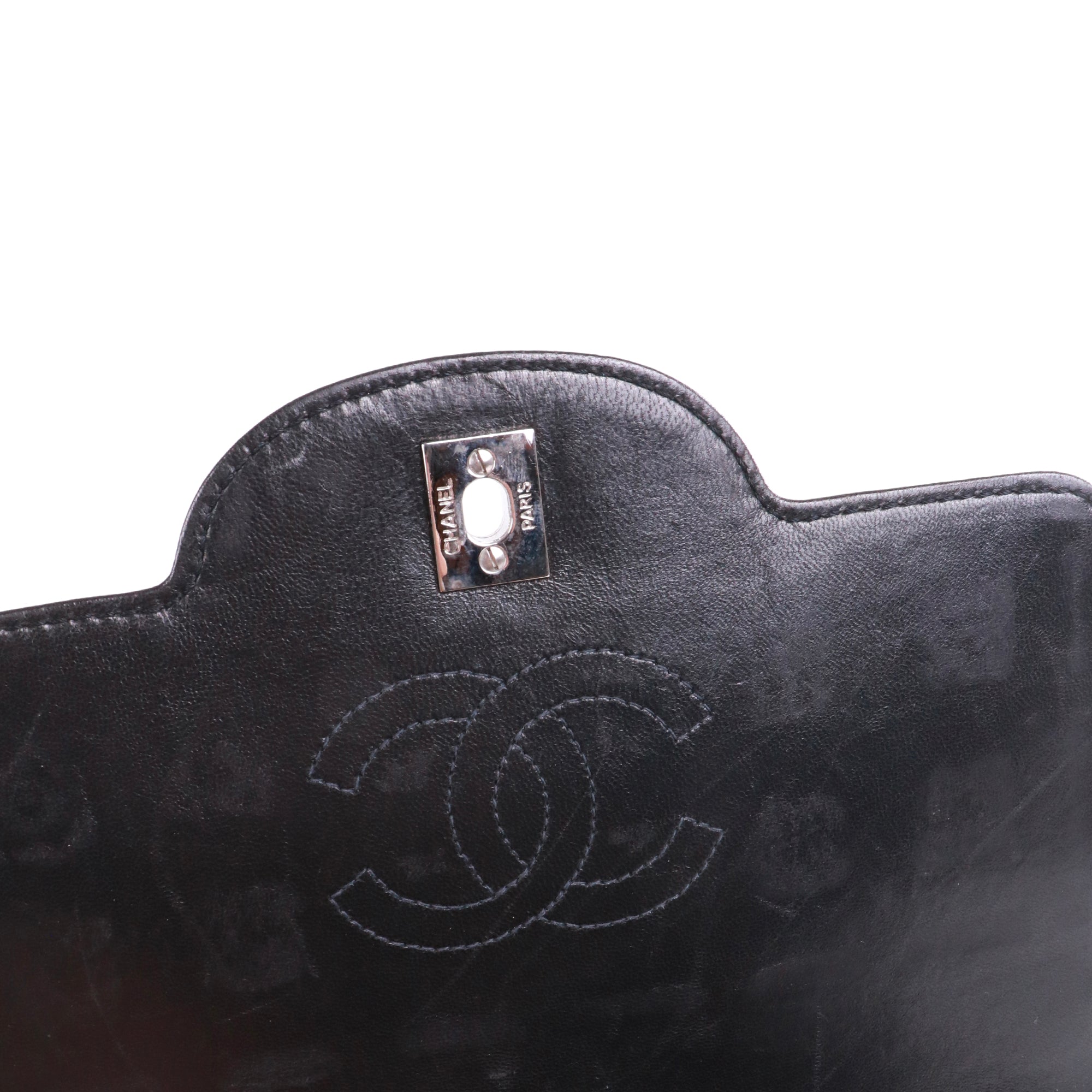 CHANEL - Classique / Timeless Jumbo double flap shoulder bag in black caviar leather