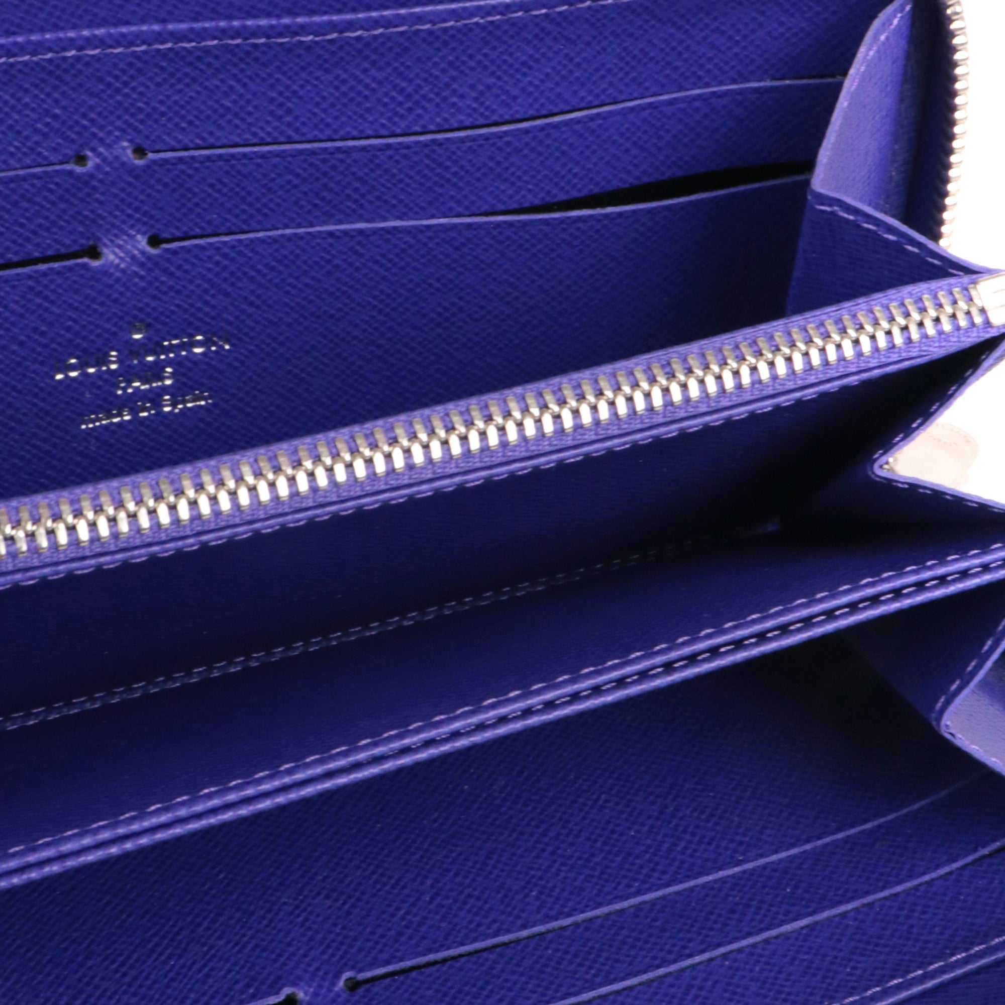 LOUIS VUITTON - Portefeuille Zippy Louis Vuitton en cuir épi violet