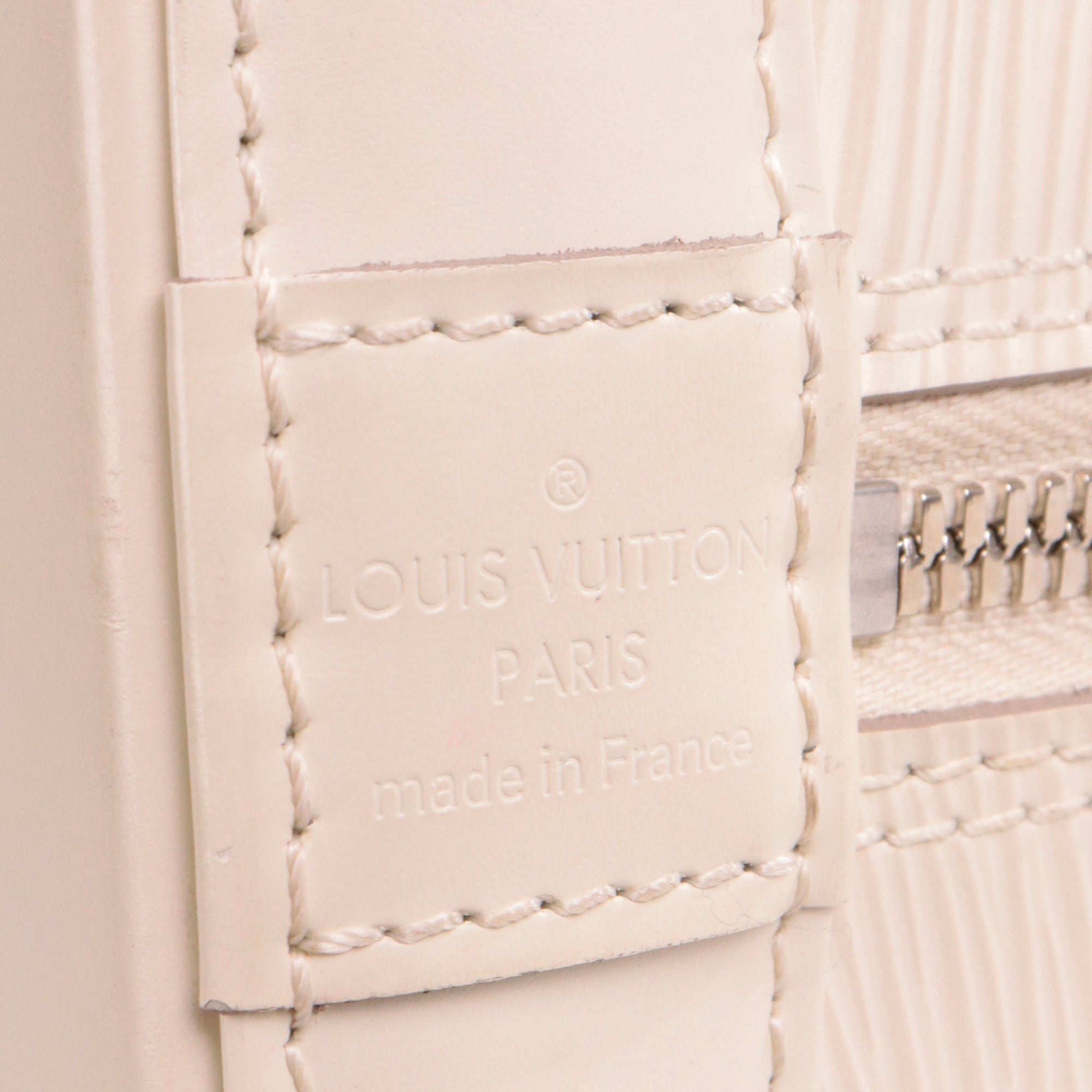 LOUIS VUITTON - Sac à main Alma PM Louis Vuitton en cuir épi ivoire