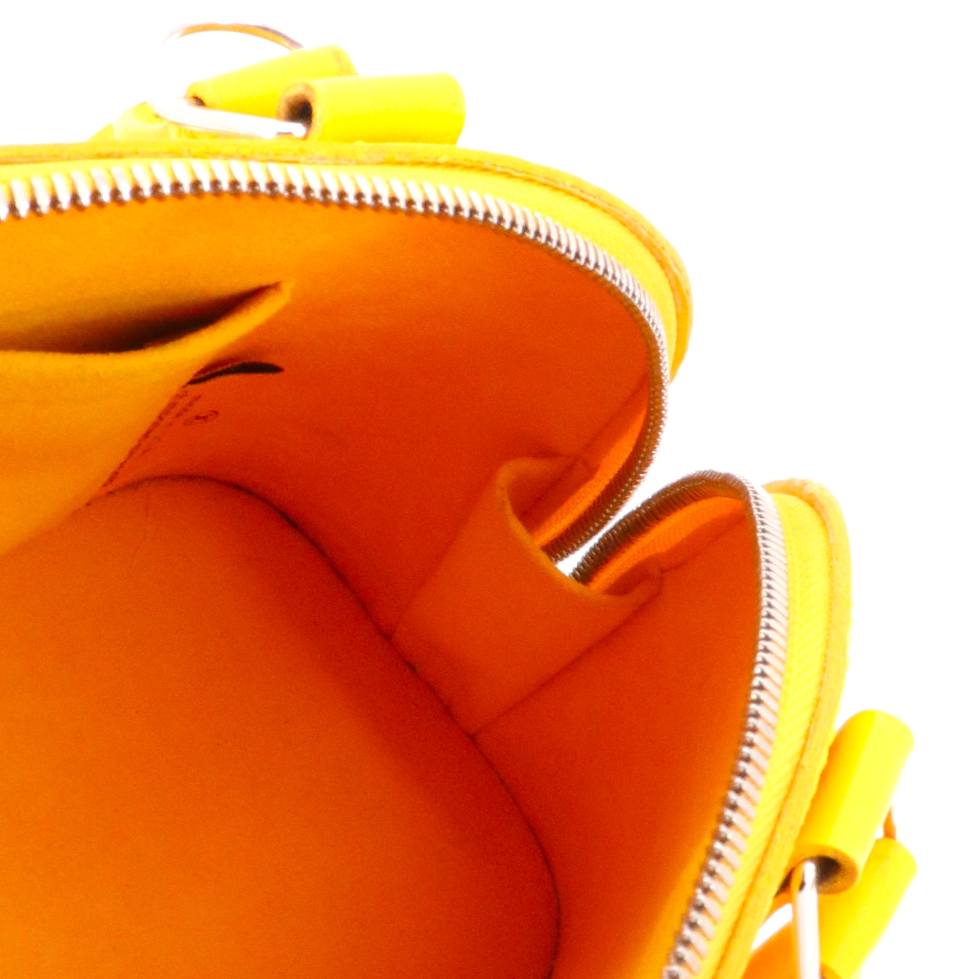 LOUIS VUITTON - Sac à bandoulière Alma BB Louis Vuitton en cuir épi jaune