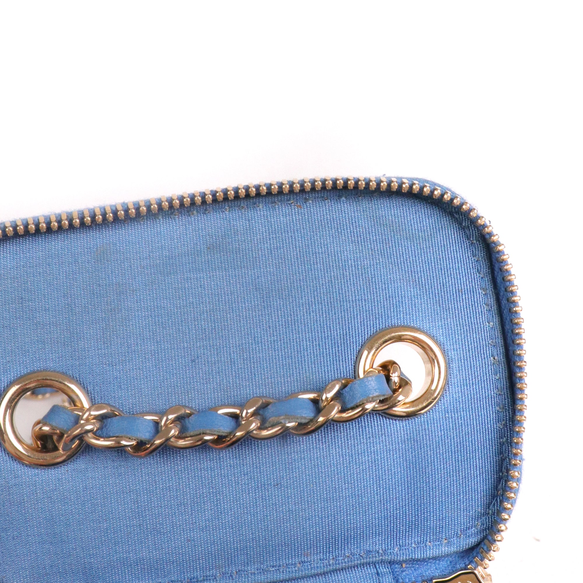 CHANEL - Vanity shoulder bag in pink leather