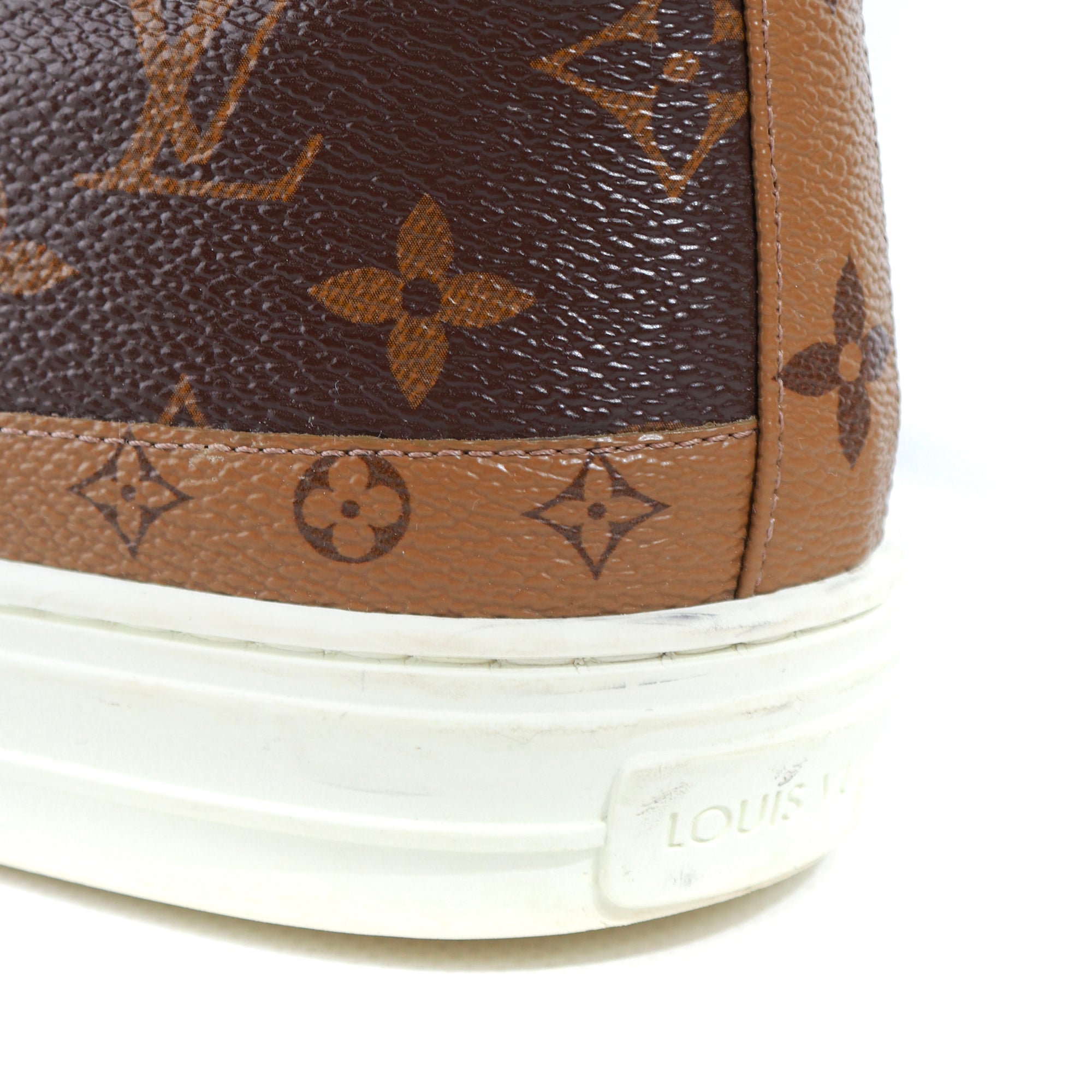 LOUIS VUITTON - Sneakers montantes en toile enduite monogrammée (T40)