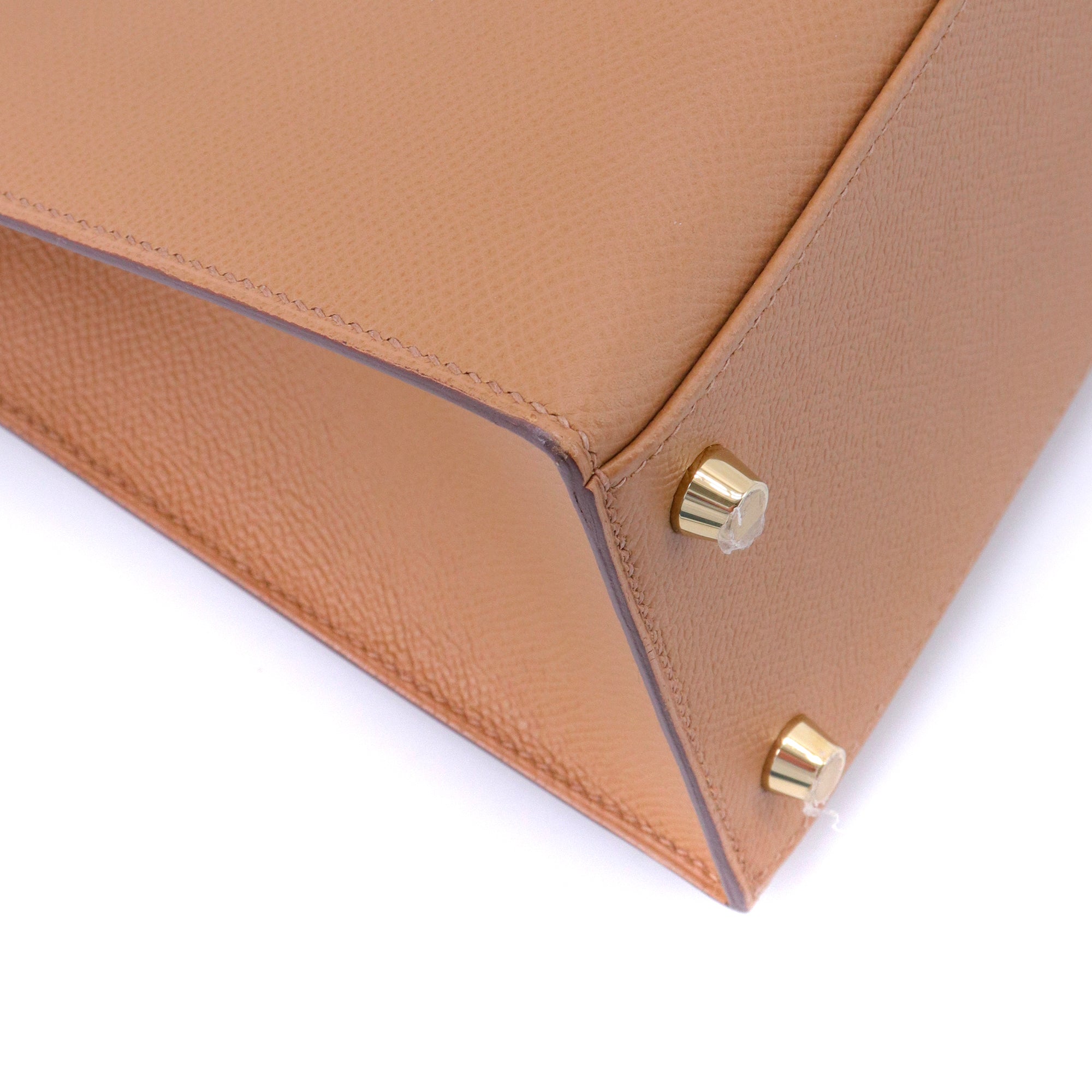 HERMÈS - Sac à main Kelly 28 Hermès en cuir epsom biscuit sellier