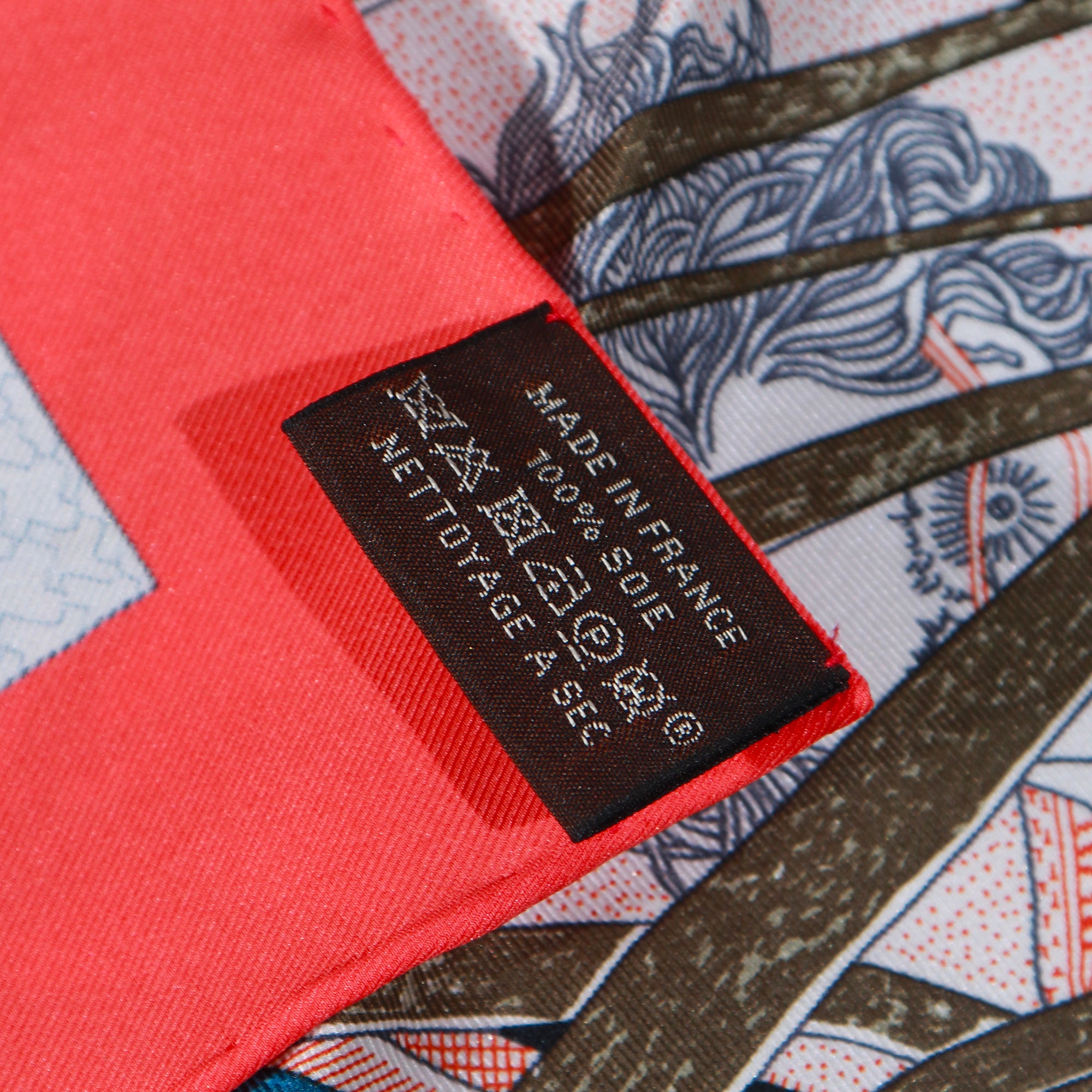 HERMÈS - Carré 66 Rendez-vous Hermès in silk
