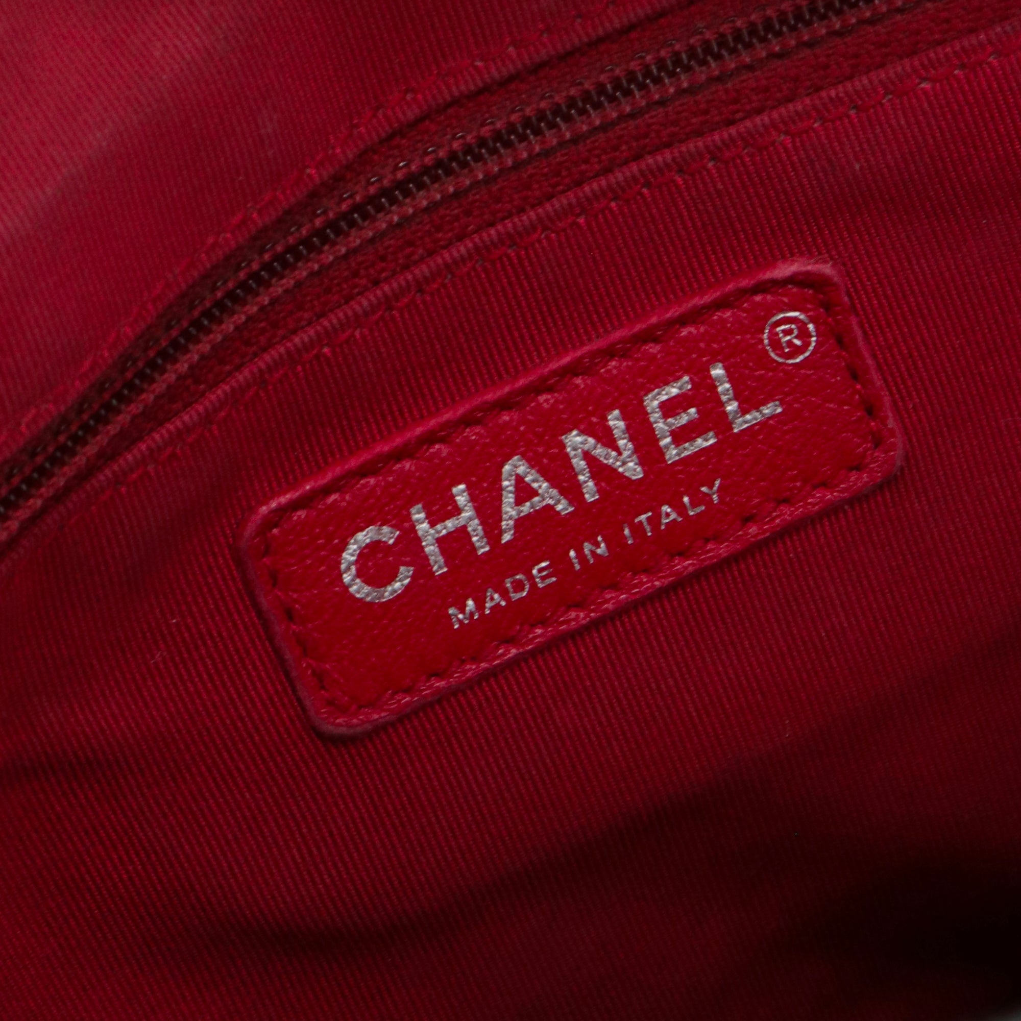 CHANEL - Chanel Gabrielle GM black leather shoulder bag