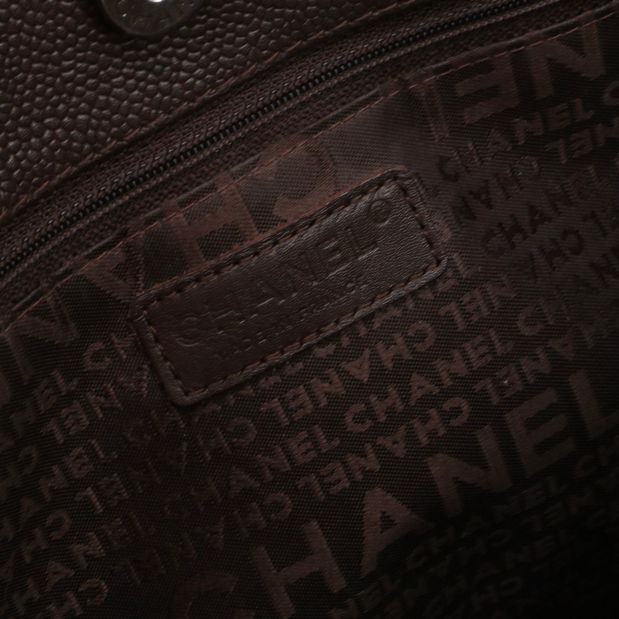 CHANEL - Sac cabas Choco Bar Chanel en cuir grainé marron vintage