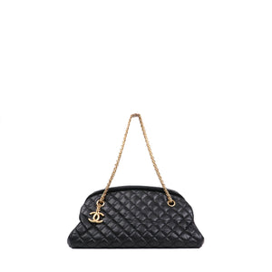CHANEL - Vintage Chanel Caméra shoulder bag in cream white leather