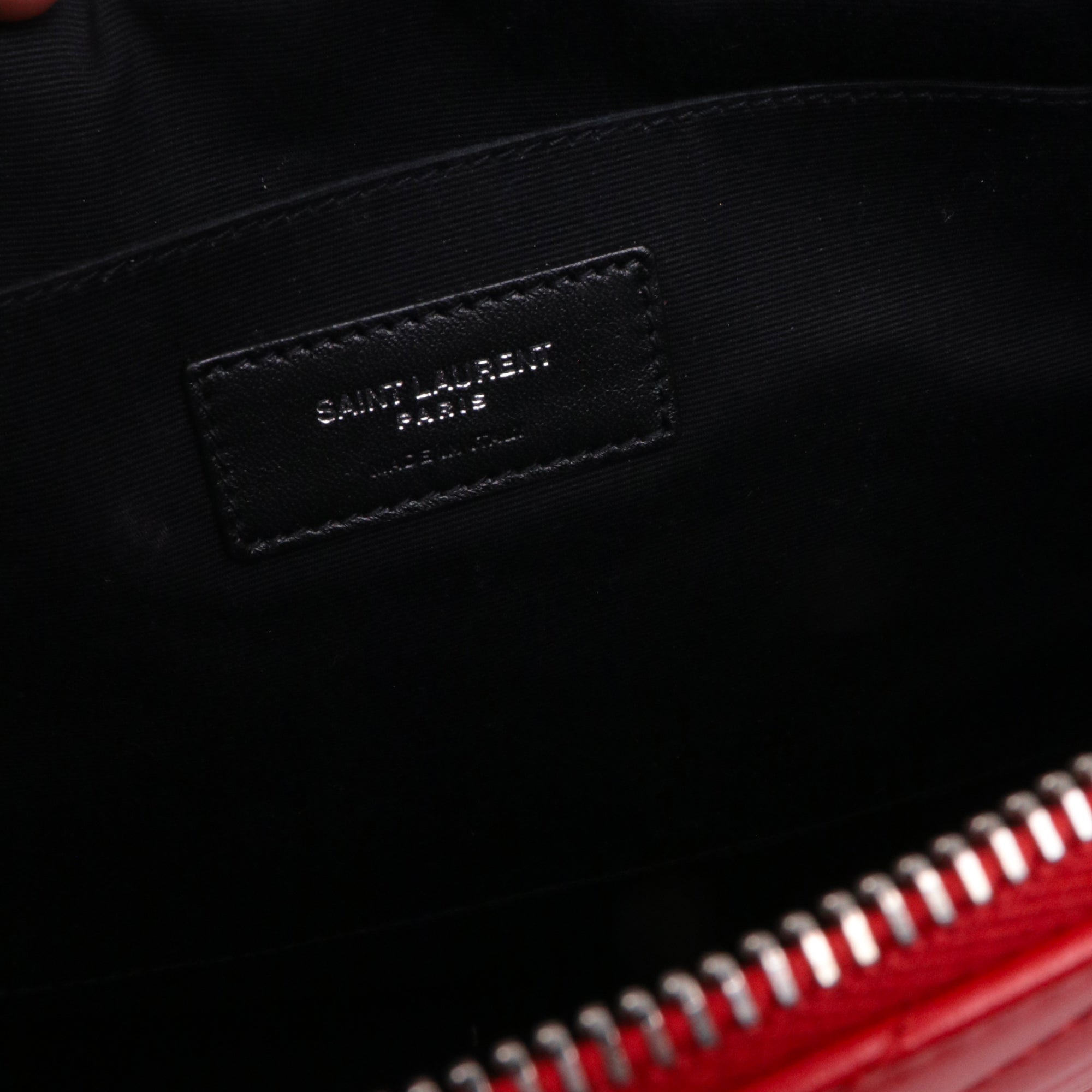 SAINT LAURENT - Pochette Cassandre Saint Laurent en cuir chevron rouge
