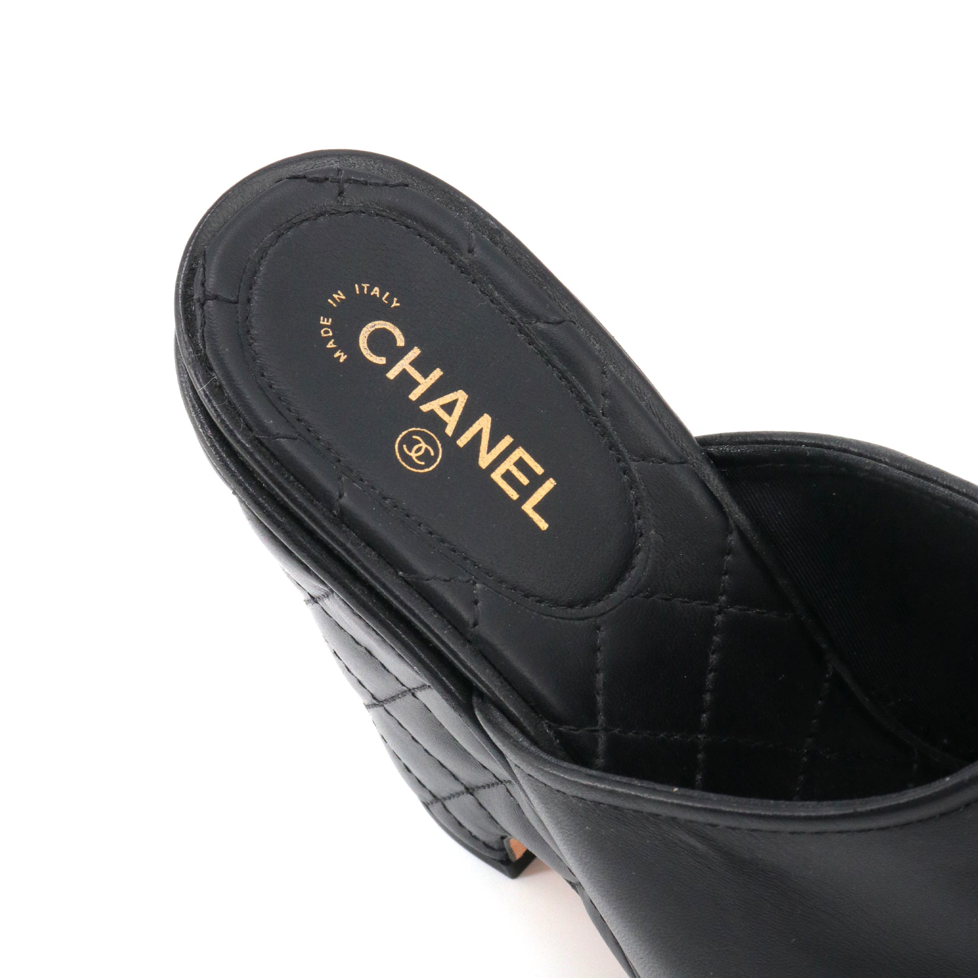 CHANEL - Chanel 19 sandals in black quilted leather (size 39.5)