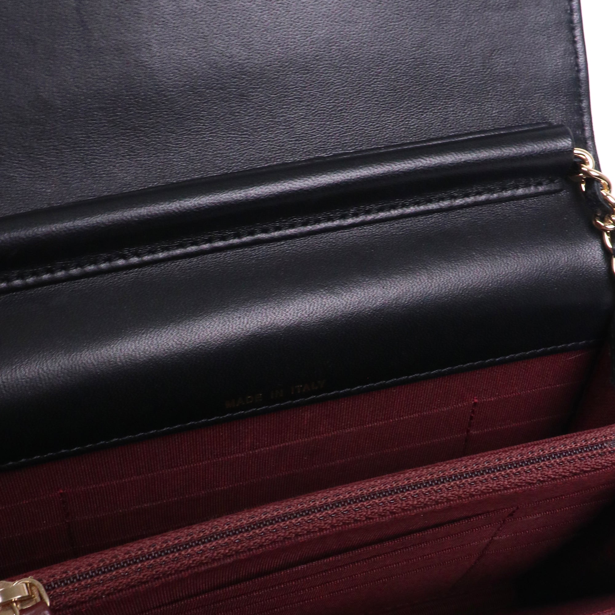 CHANEL - Sac Wallet On Chain Classique/Timeless Square Chanel en cuir lisse noir