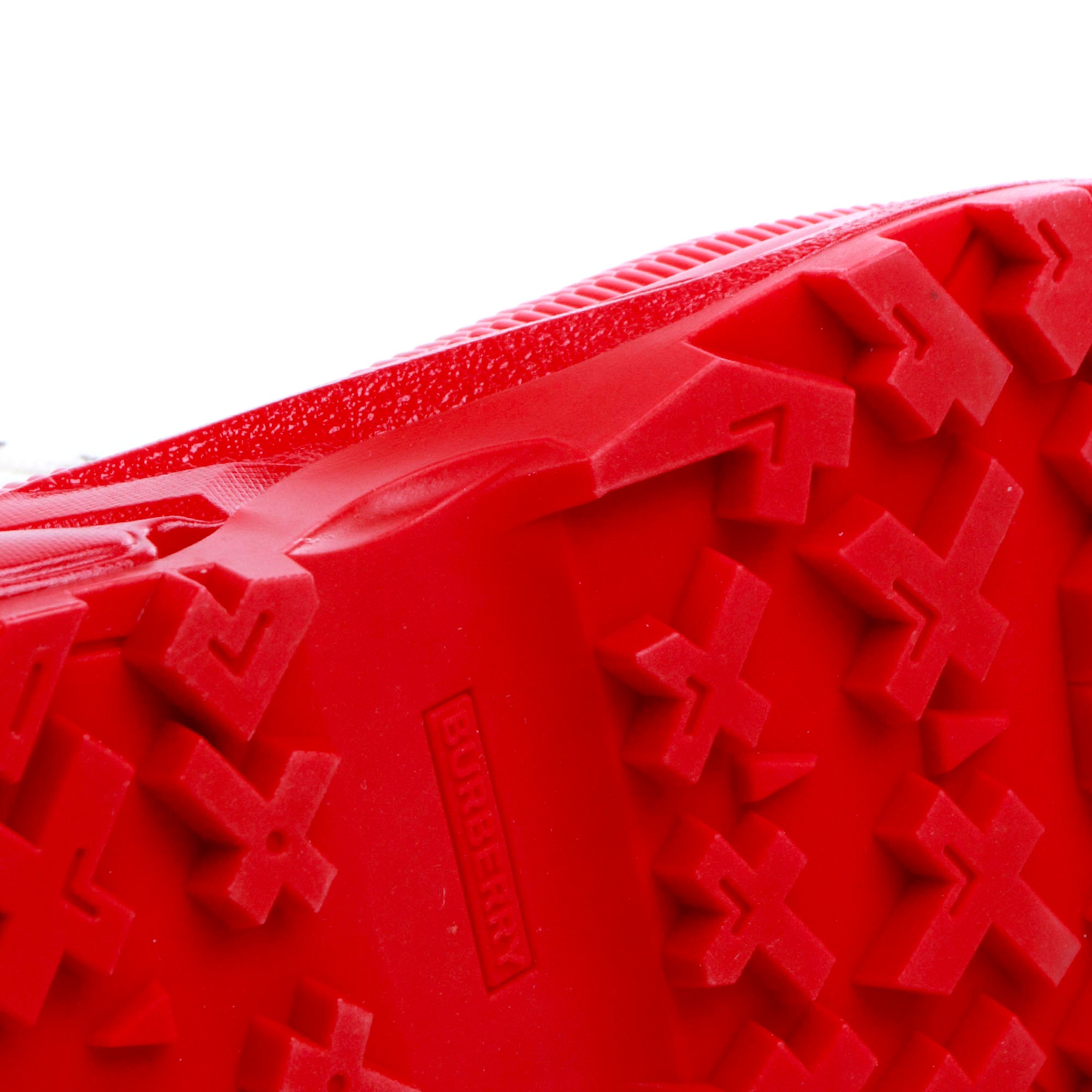 BURBERRY - Sneakers Arthur Burberry en toile blanche et plastique rouge (T37)